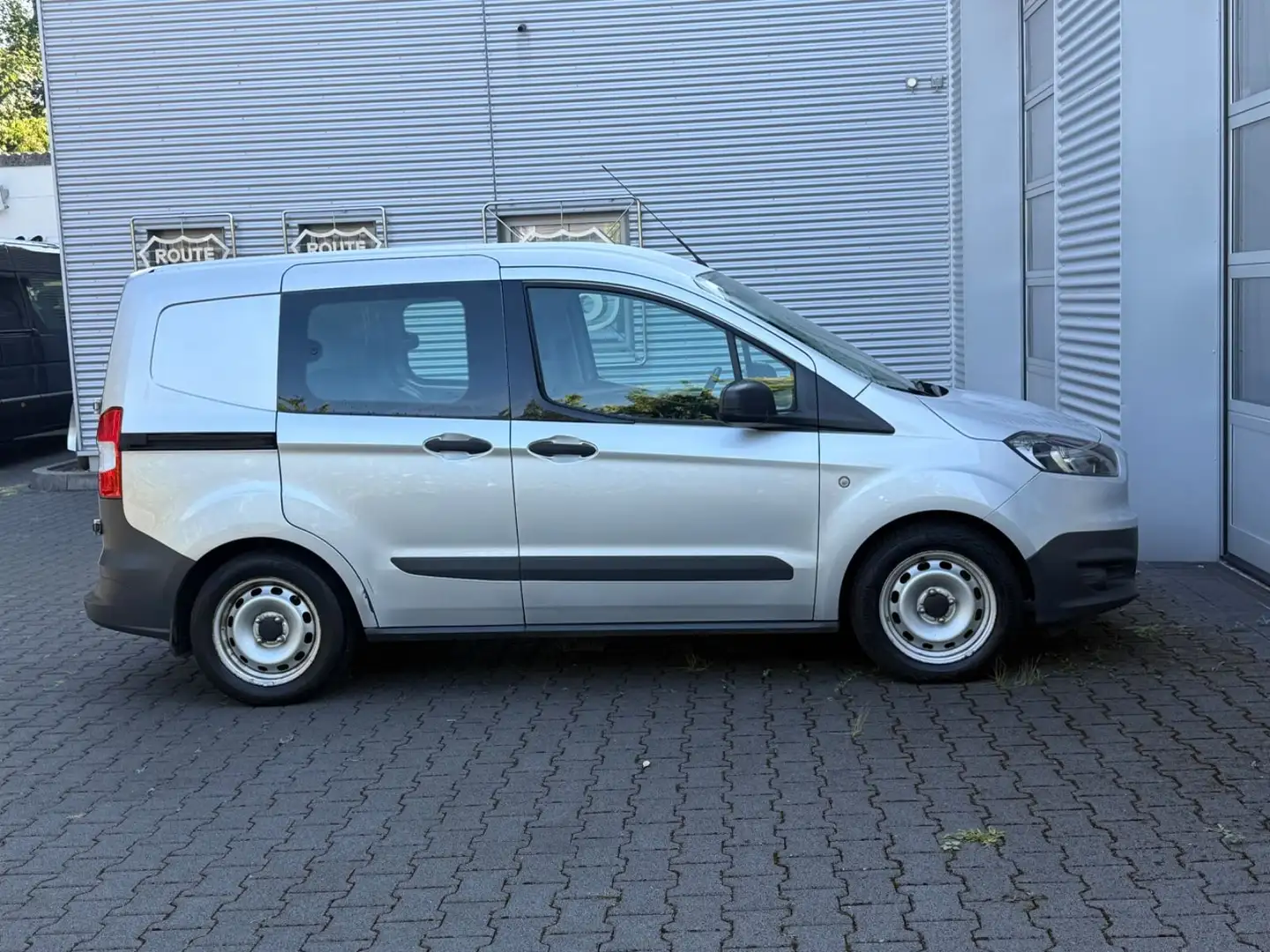 Ford Transit Courier Kombi 5Sitze,Klima,PDC,1.Hd,AHK Argent - 2