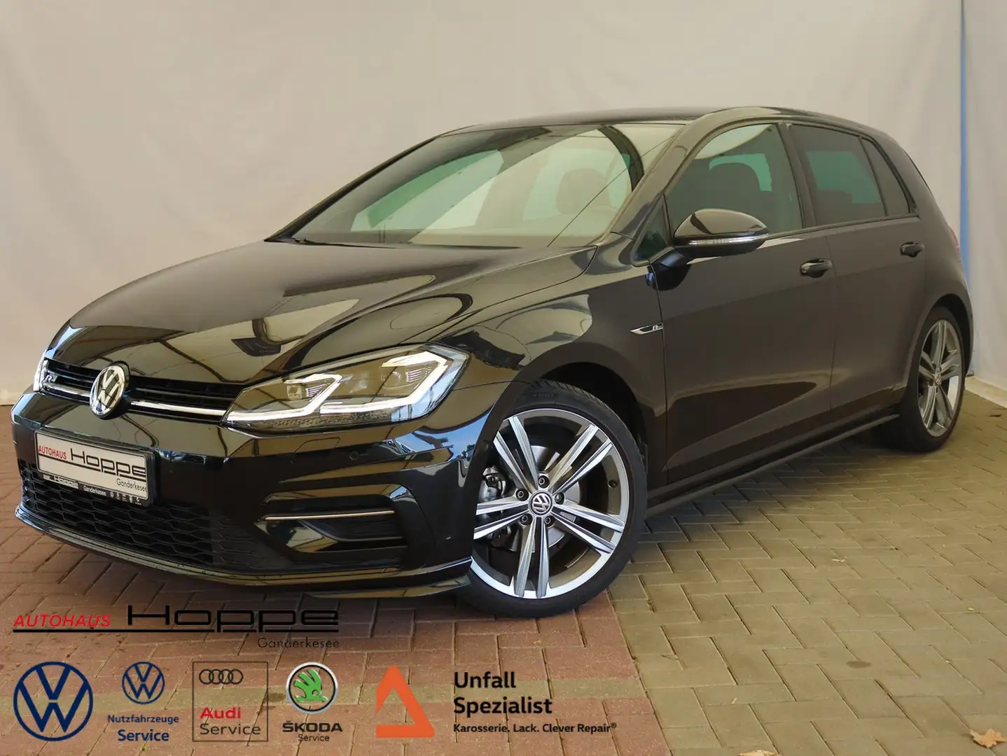 Volkswagen Golf VII R-Line 1,5 l TSI ACT AHK+LED+NAVI+DYNAUDIO+RFK Negro - 1