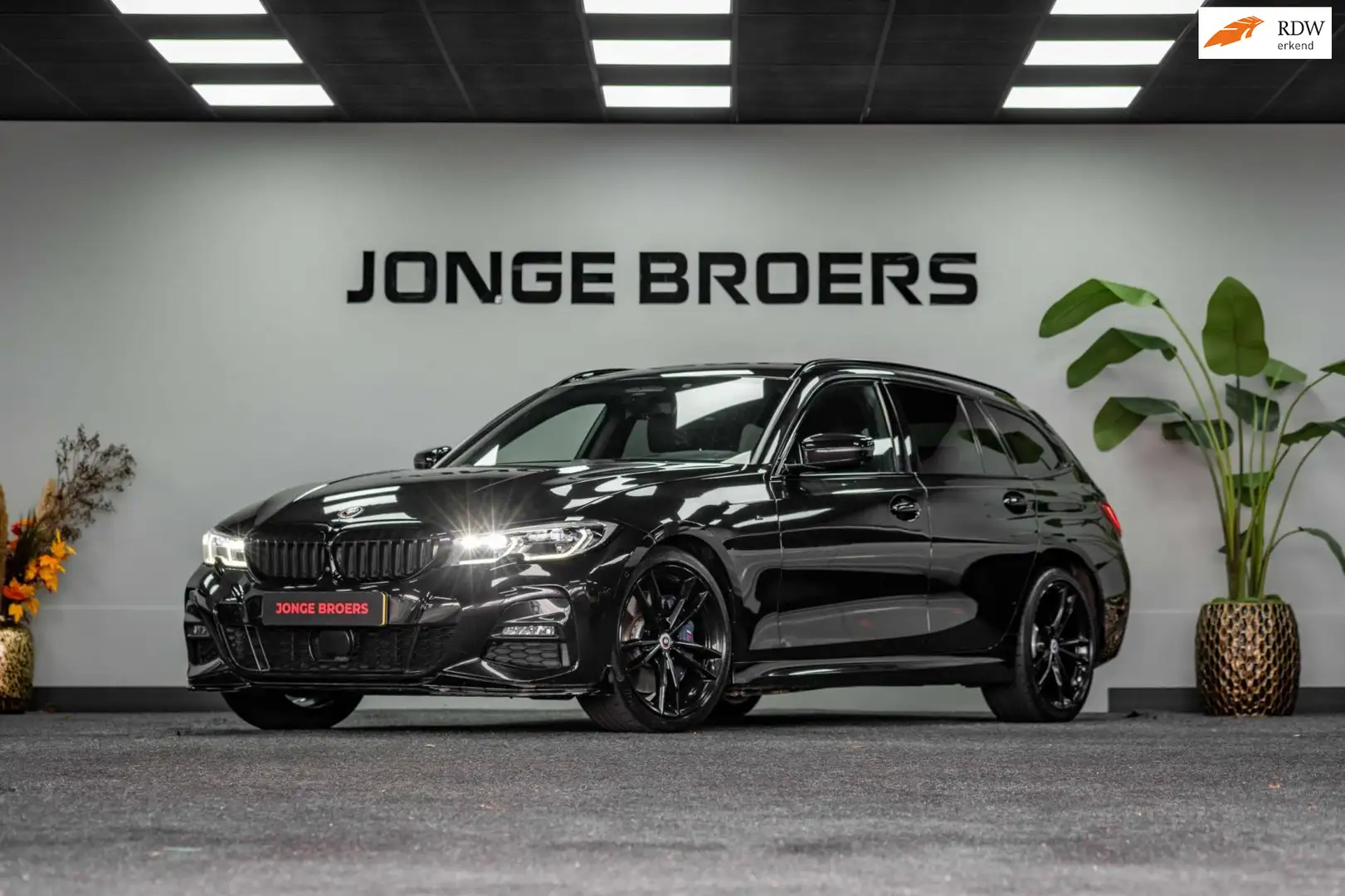 BMW 330 3-serie Touring 330i xDrive High Executive |Laser| Zwart - 1