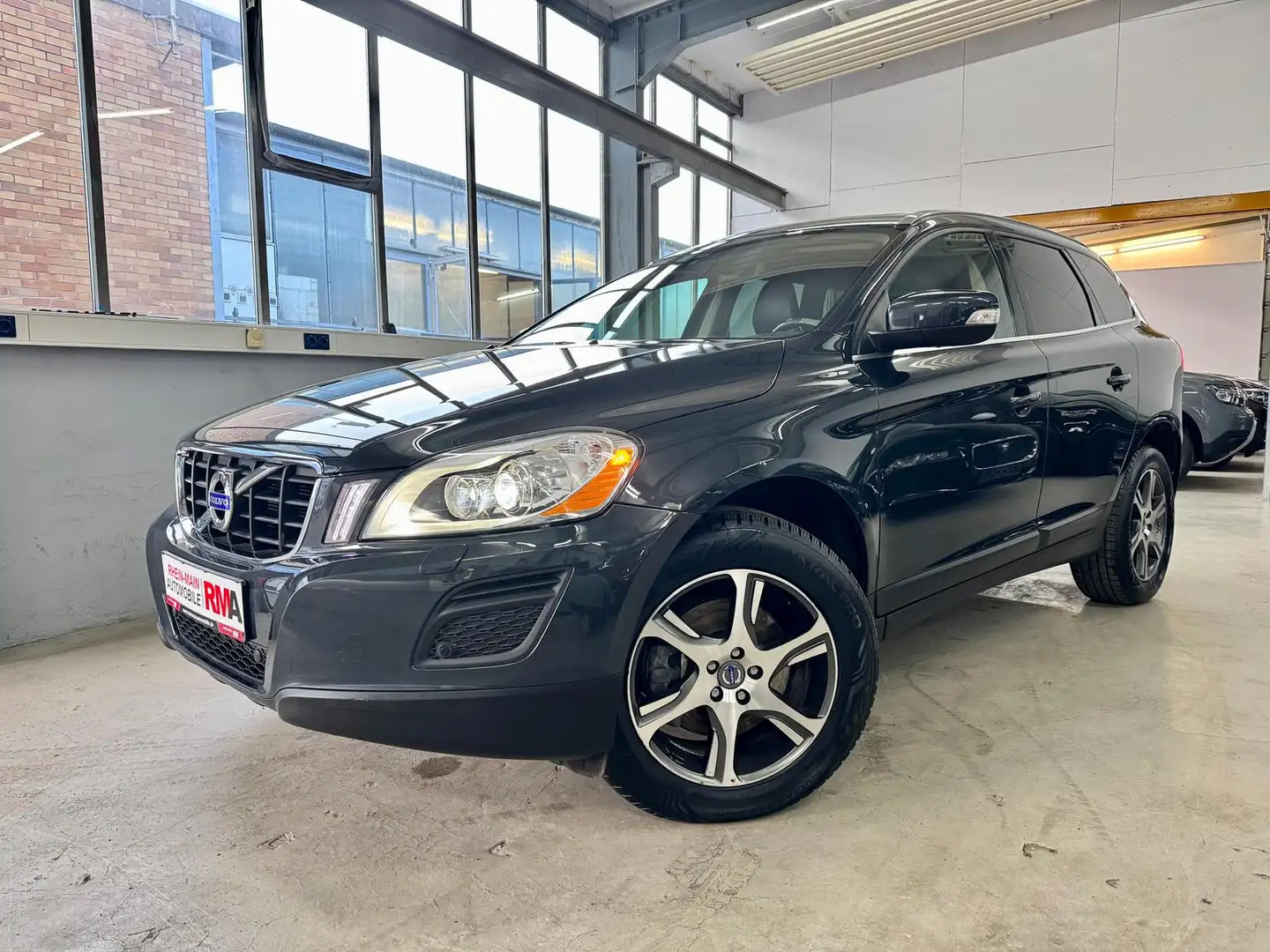 Volvo XC60 Summum AWD Diesel+LEDER+KAMERA+PANO+XENON Gris - 1