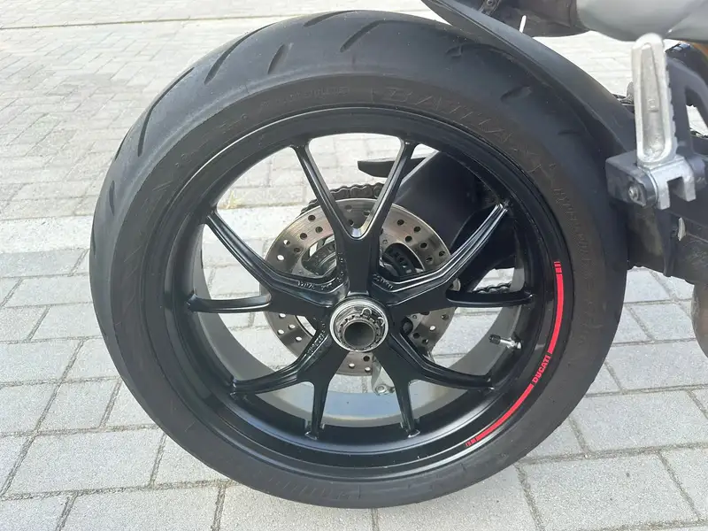 Ducati Monster 796 - foto 4