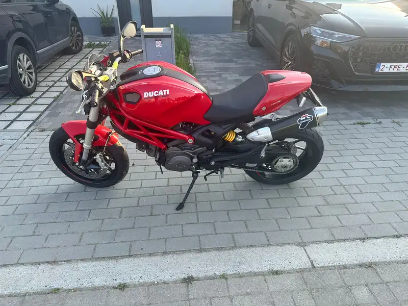 Ducati Monster 796 - foto 2