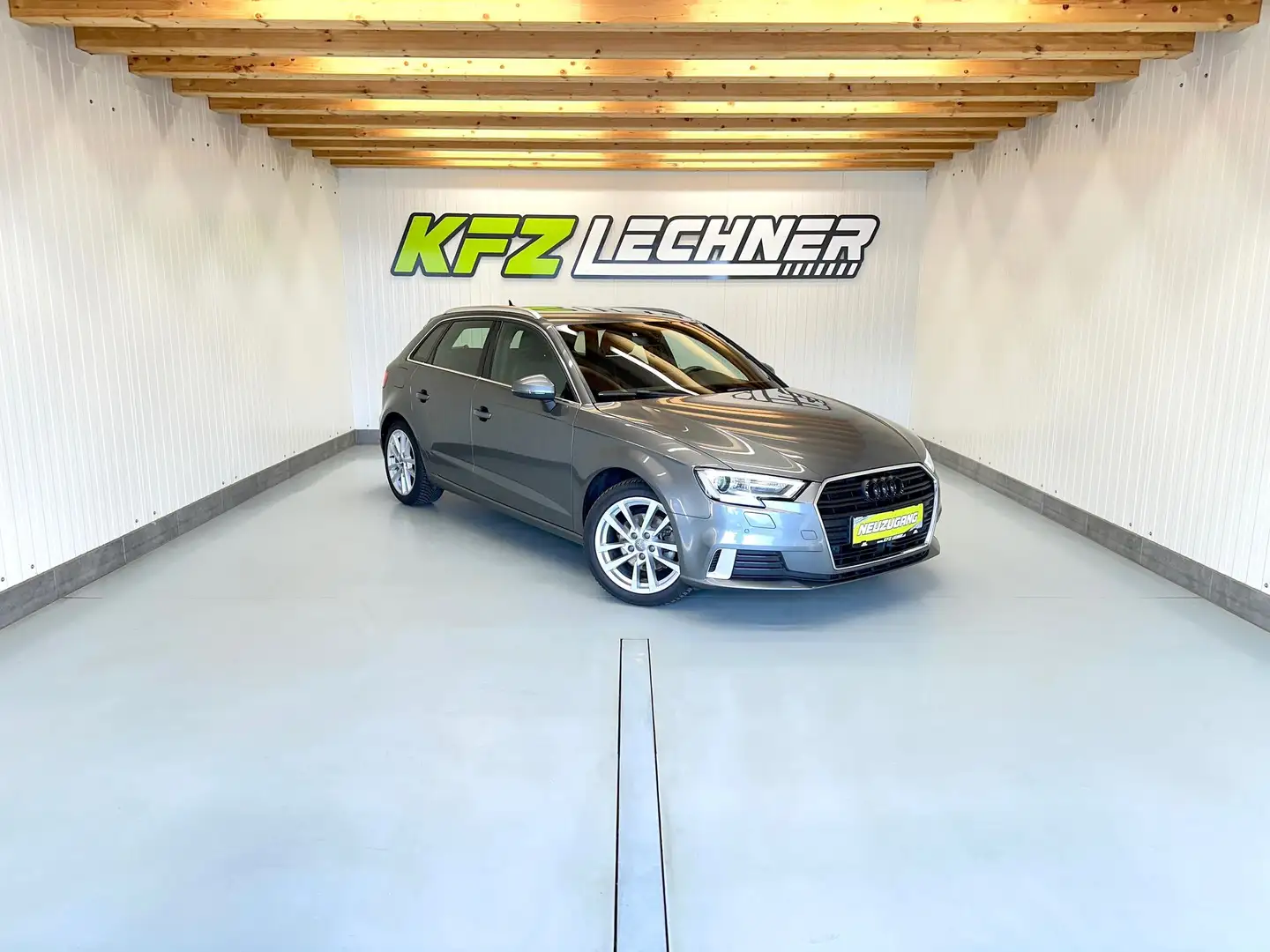 Audi A3 SB 30 TFSI S-tronic "sport" SITZH*NAVI*TEMPOMAT Grau - 1