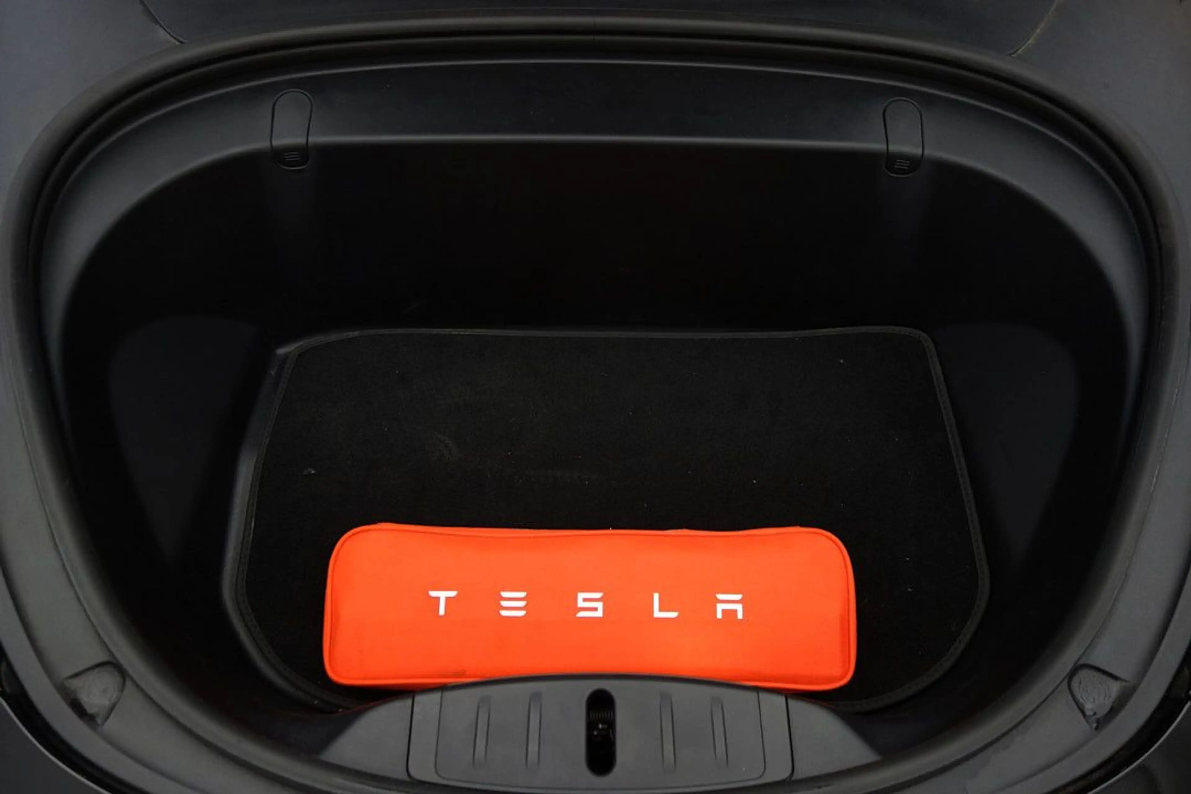Tesla Model 3 Long Range Dual AWD 360°+5xSITZHZG+AUTOP — photo 40