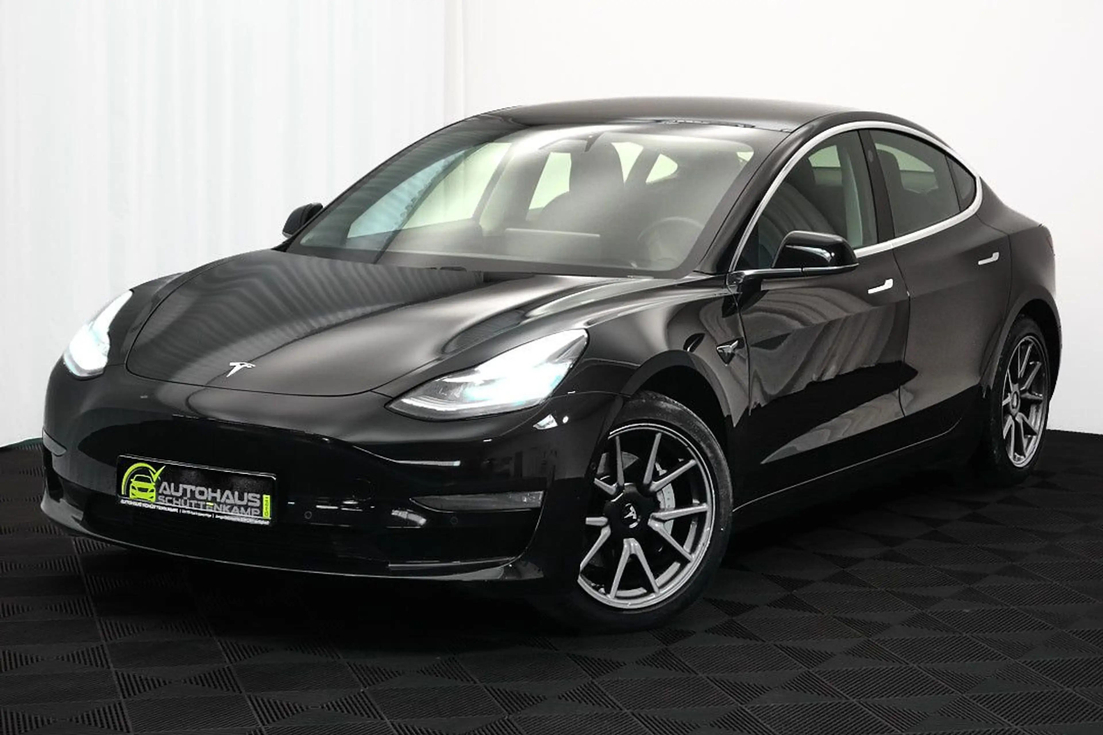 Tesla Model 3 Long Range Dual AWD 360°+5xSITZHZG+AUTOP — photo 3