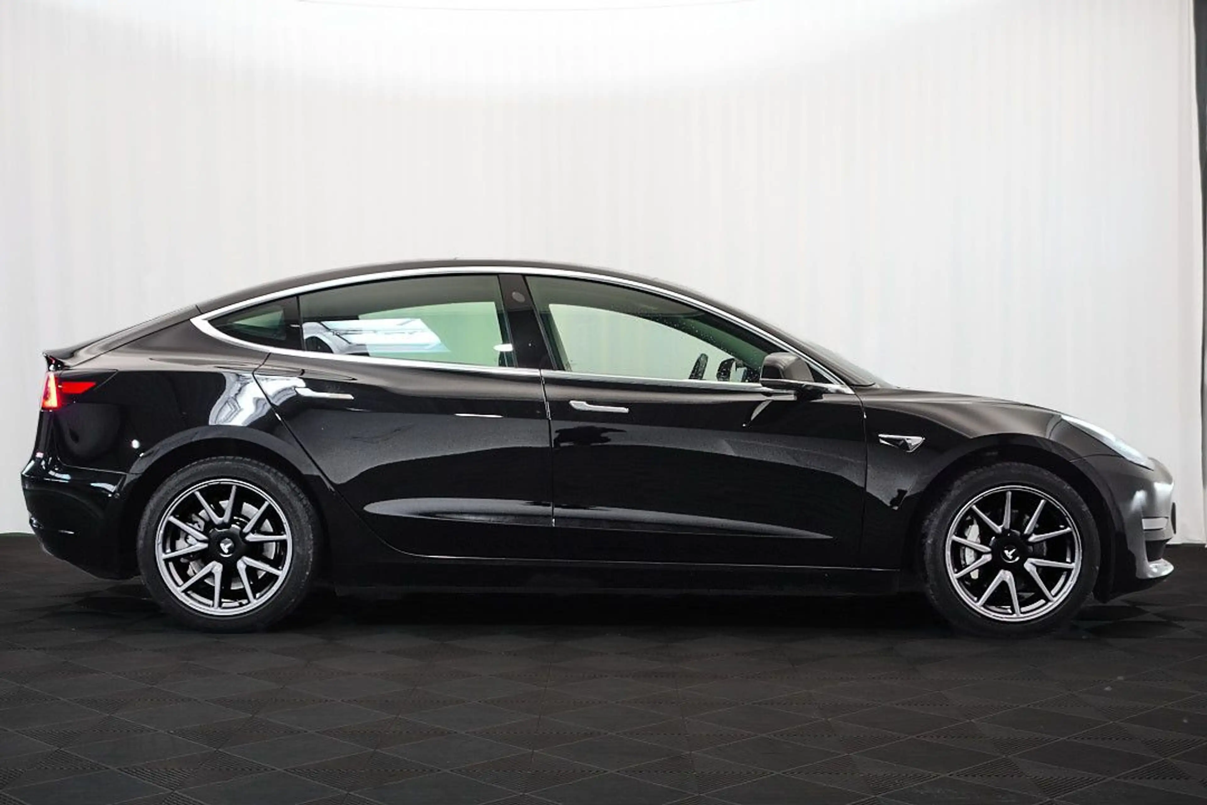 Tesla Model 3 Long Range Dual AWD 360°+5xSITZHZG+AUTOP — photo 8