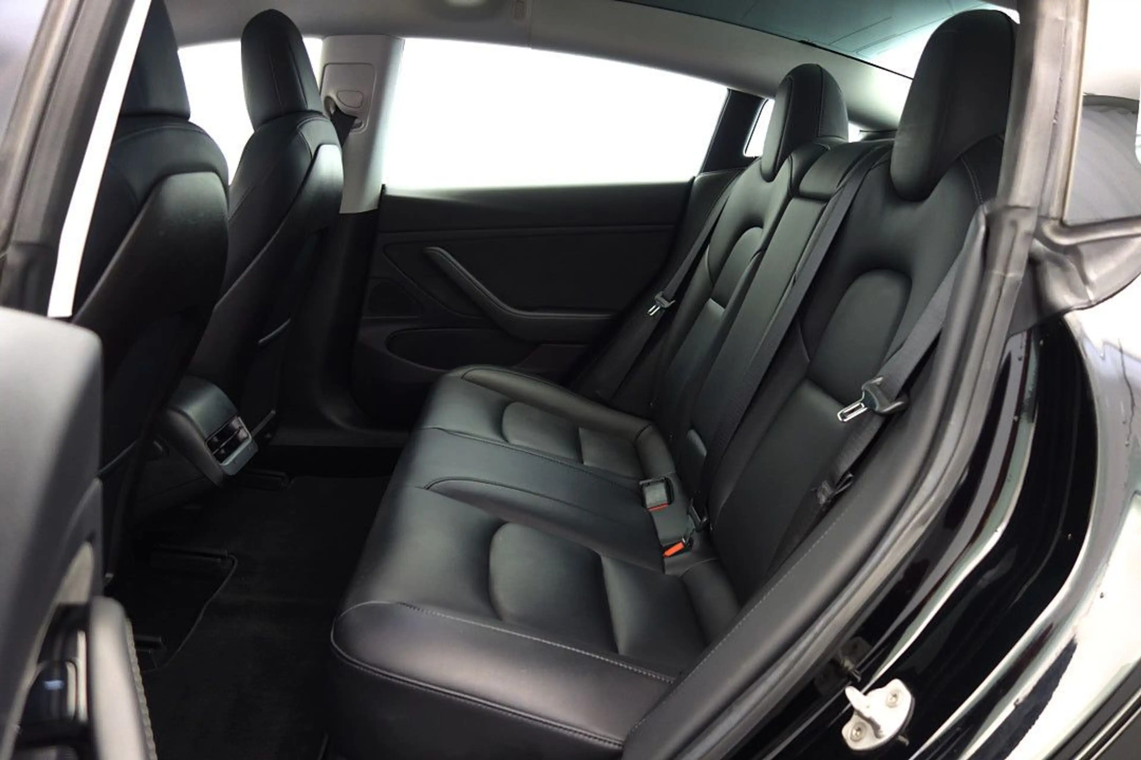 Tesla Model 3 Long Range Dual AWD 360°+5xSITZHZG+AUTOP — photo 11