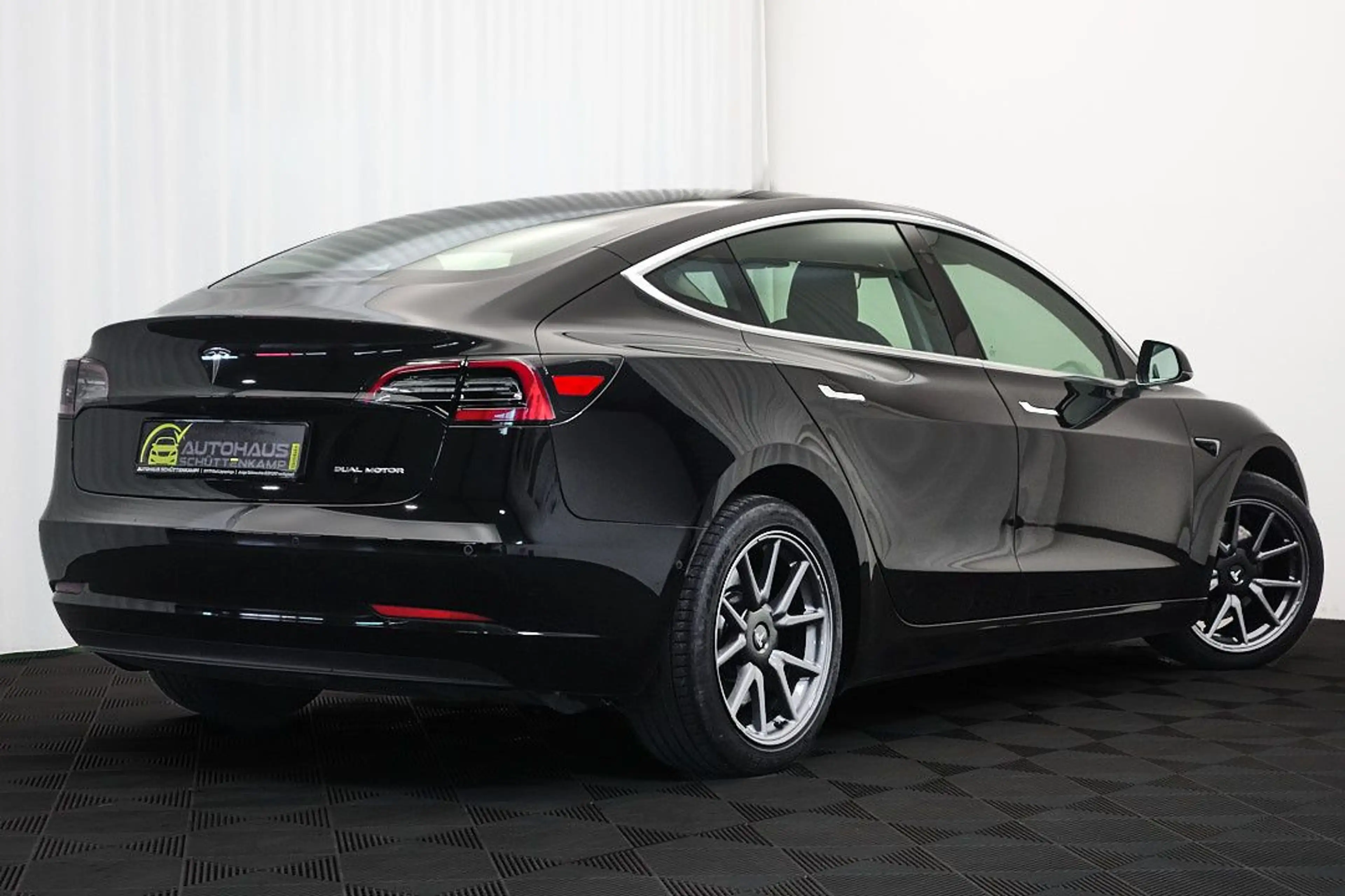 Tesla Model 3 Long Range Dual AWD 360°+5xSITZHZG+AUTOP — photo 7