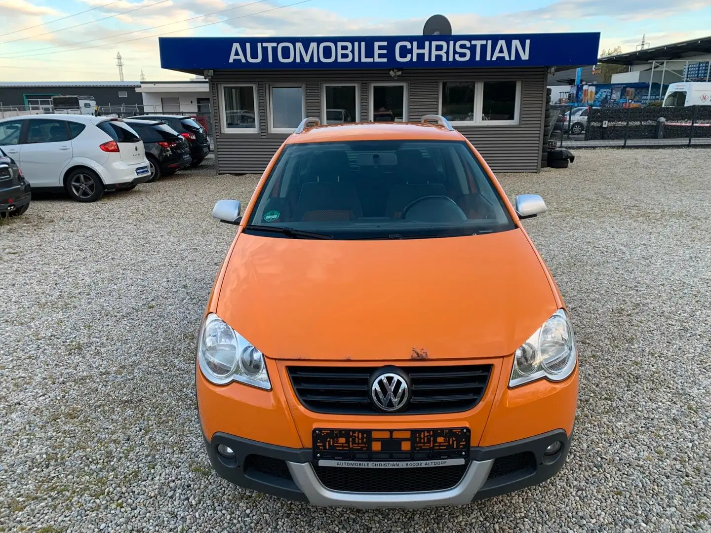 Volkswagen Polo 1.4 Cross Klimaautomatik Tüv: 07.2024 Oranžová - 1