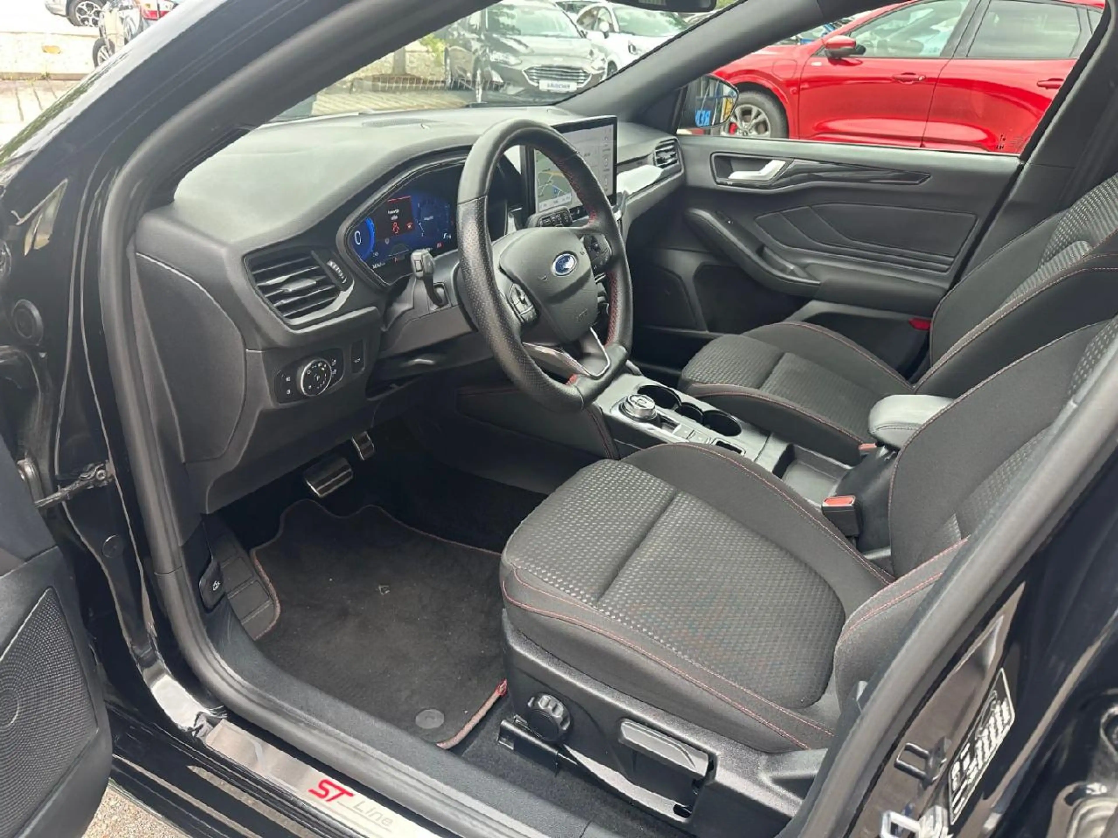 Ford Focus ST-Line X — photo 6