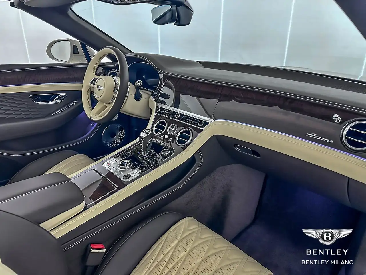 Bentley Continental GTC 2025 — фото 14