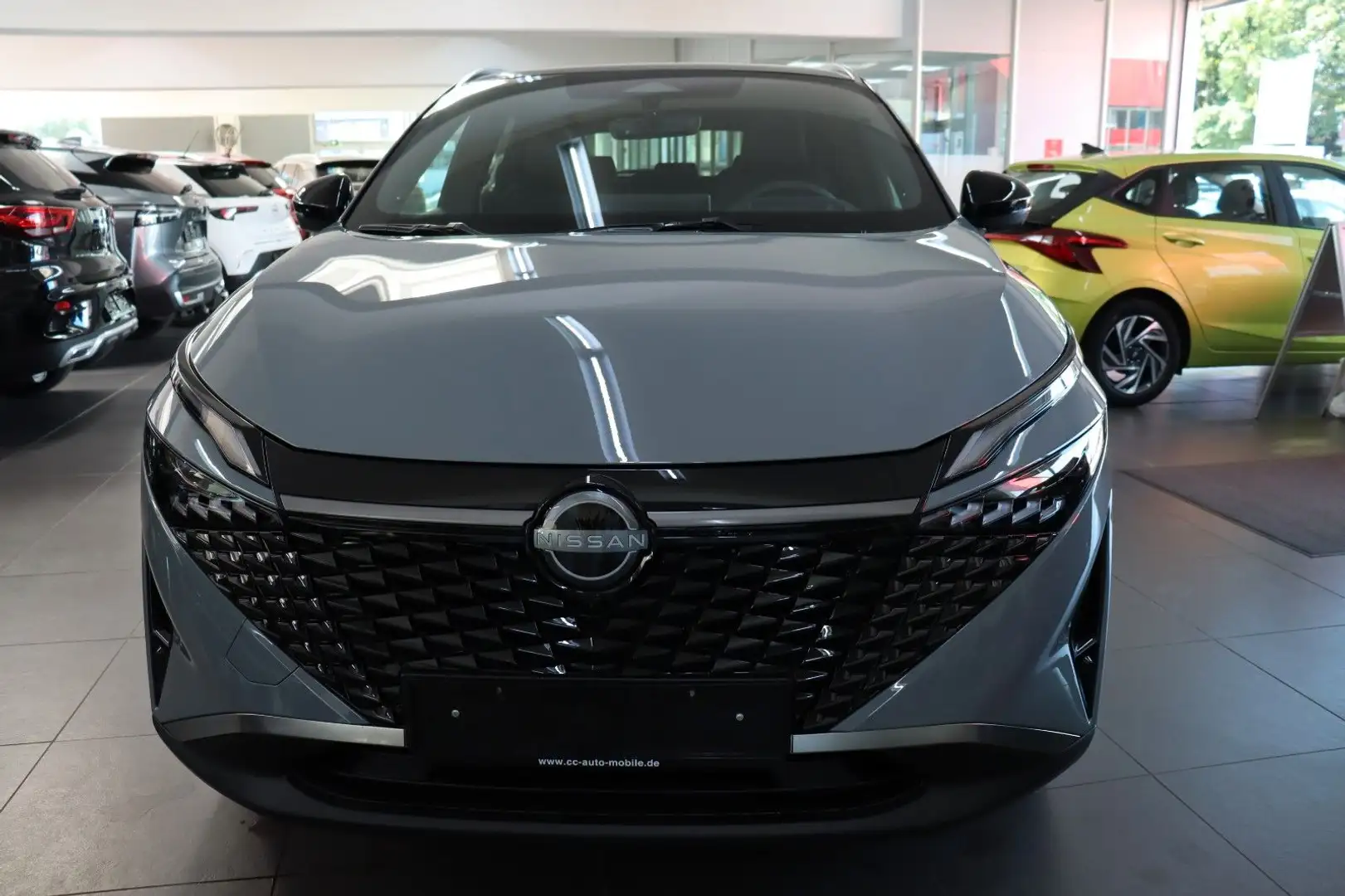Nissan Qashqai 1.3 AT Tekna P.dach Navi/BOSE/HUD/SOFORT Grau - 2