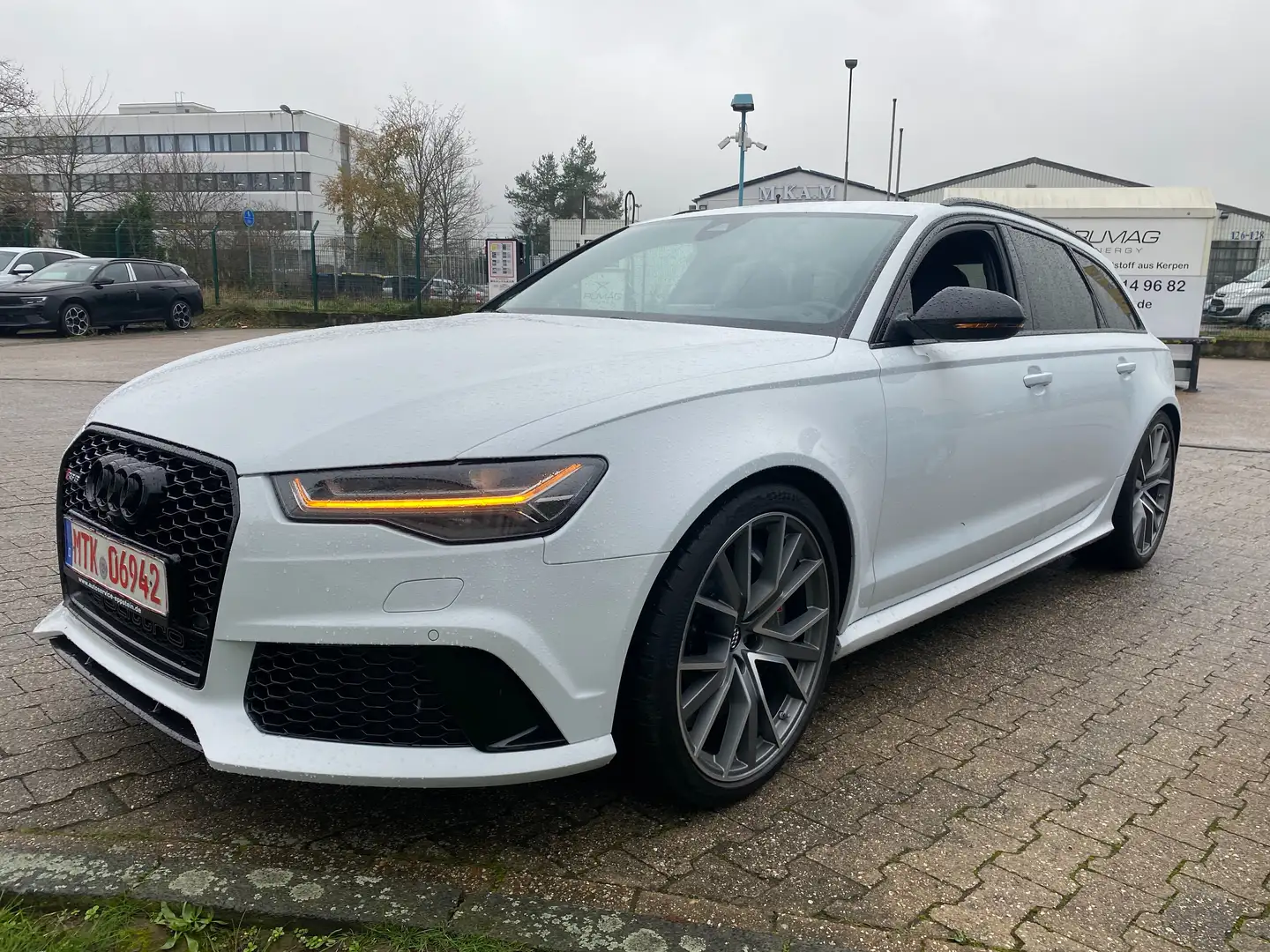 Audi RS6 4.0 TFSI quattro Performance Scheckheft u-frei Weiß - 2