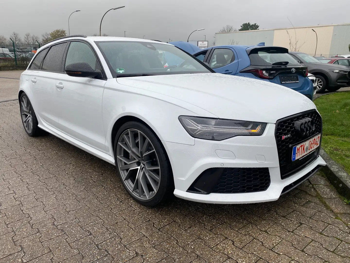 Audi RS6 4.0 TFSI quattro Performance Scheckheft u-frei Weiß - 1