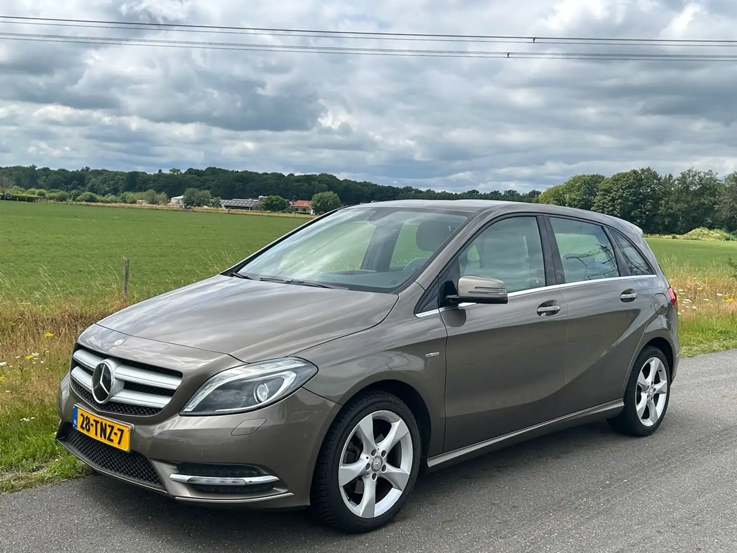 Mercedes-Benz B 200 200 Ambition aut, Org. NL, 2e eig., LED, Navi, etc Grijs - 2
