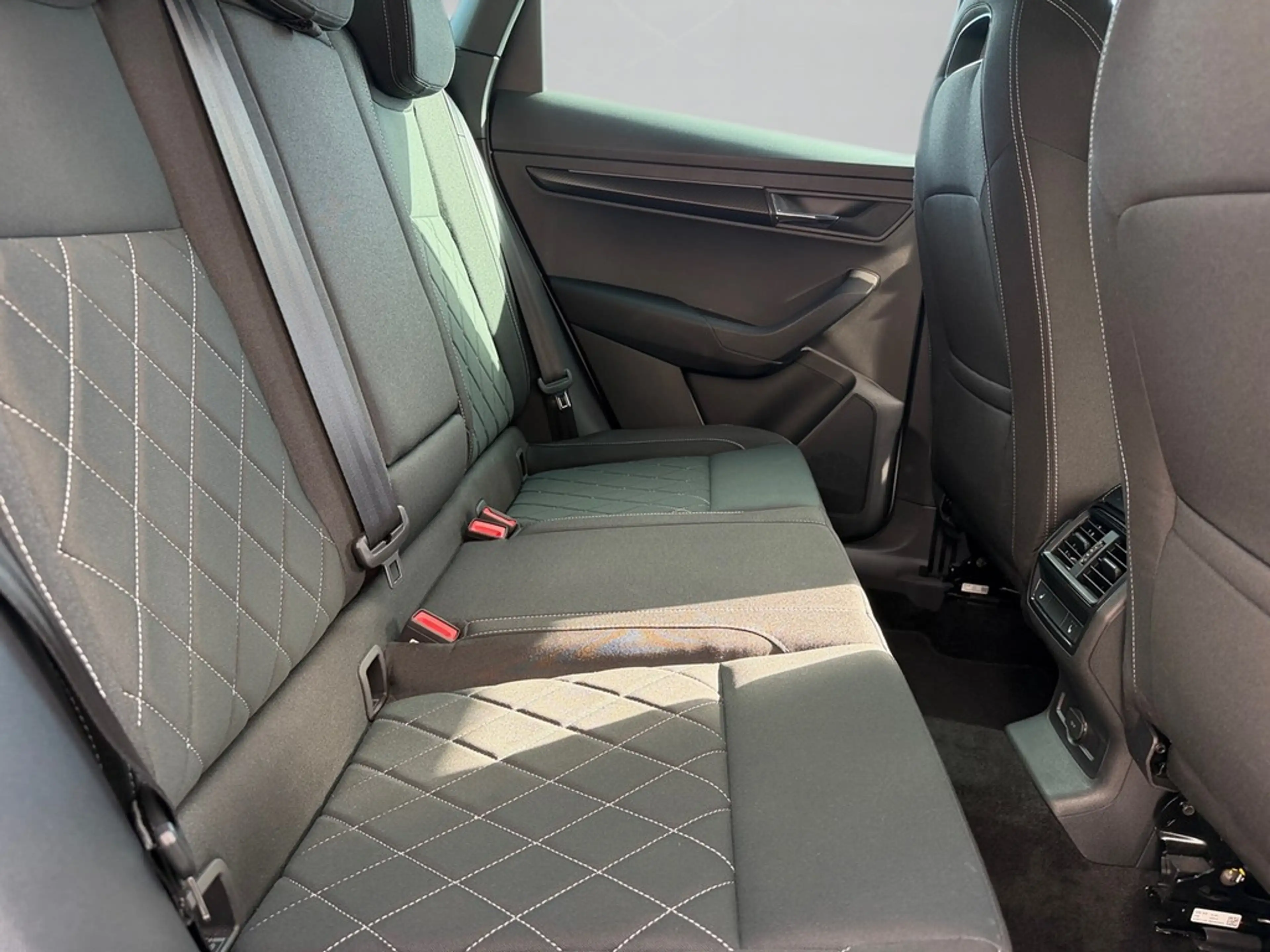 Skoda Karoq 1,5 TSI Sportline DSG — photo 11