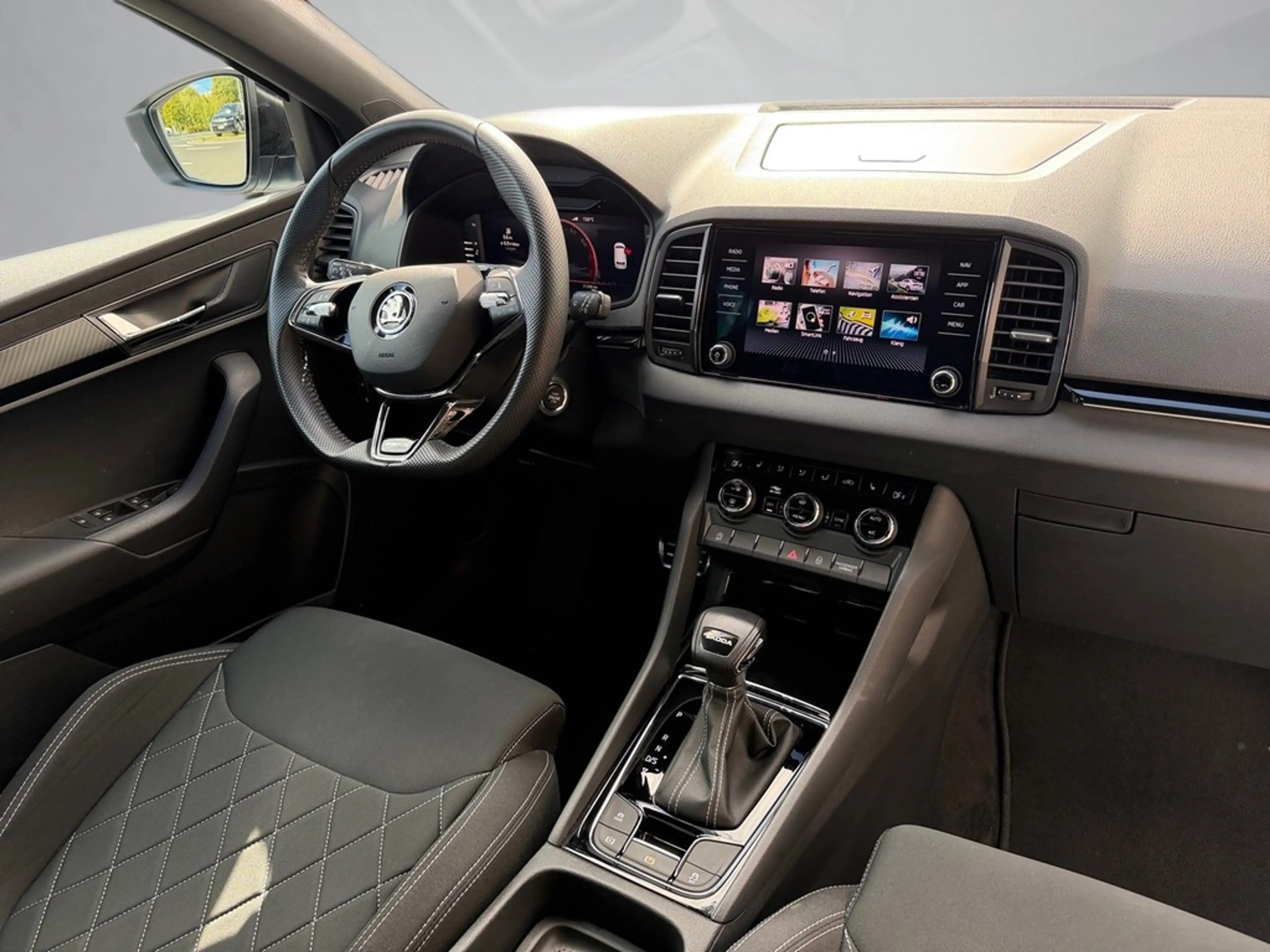 Skoda Karoq 1,5 TSI Sportline DSG — photo 12