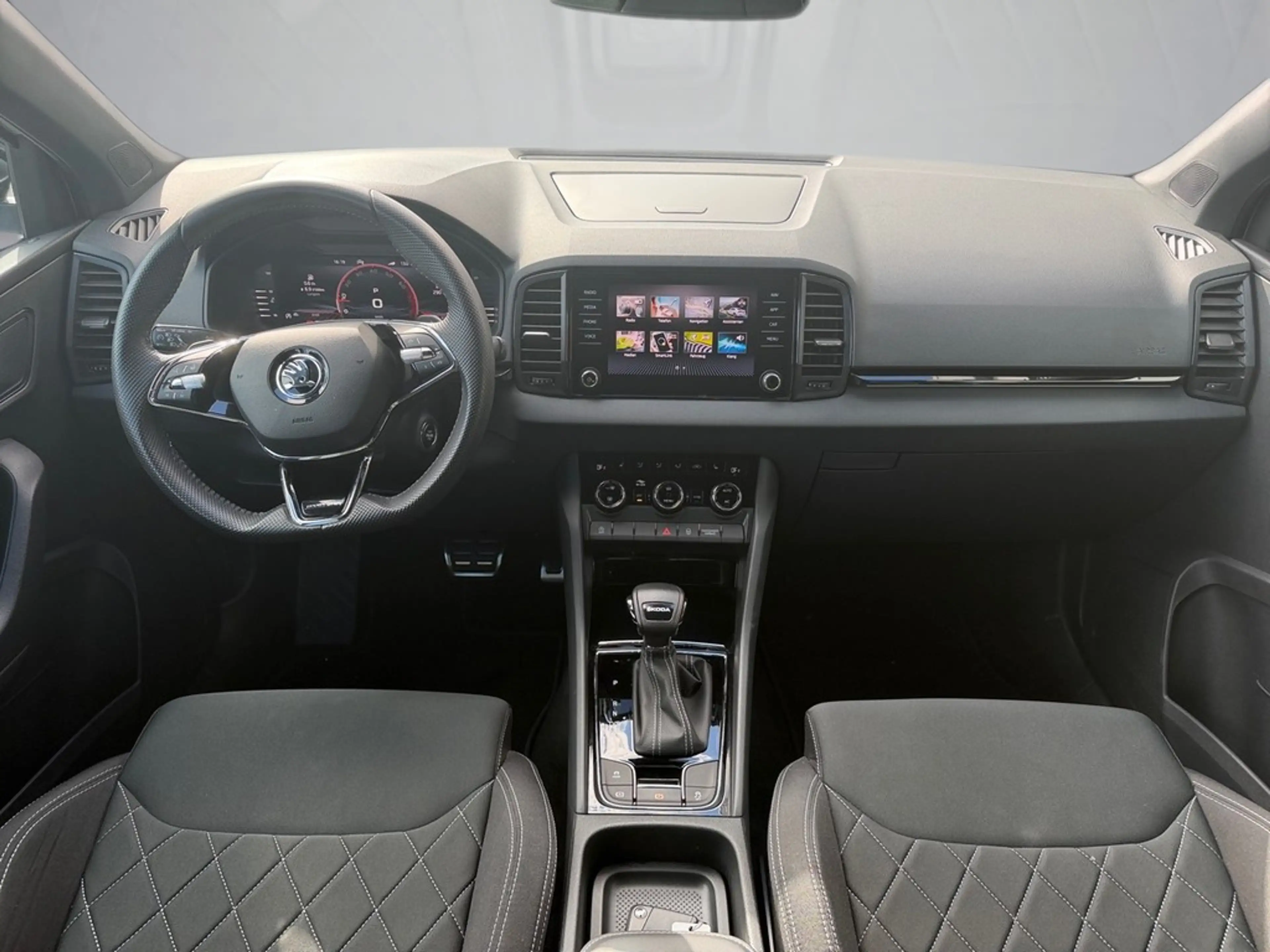Skoda Karoq 1,5 TSI Sportline DSG — photo 8