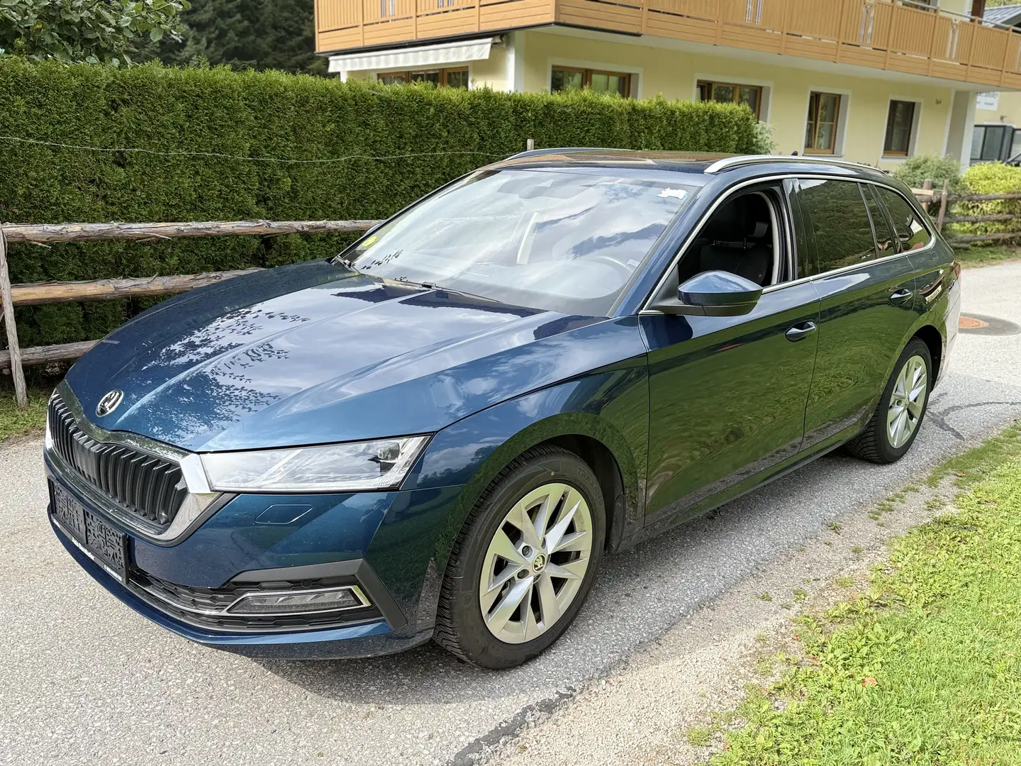 Skoda Octavia Selection Plus LED Navi PDC Sitzhzg. MFL Blau - 1