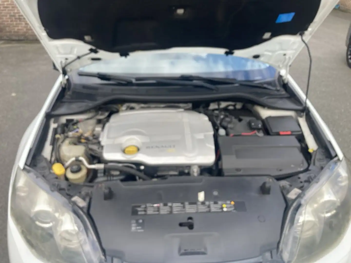 Renault Laguna Grandtour 2.0 dCi FAP Initiale - 2