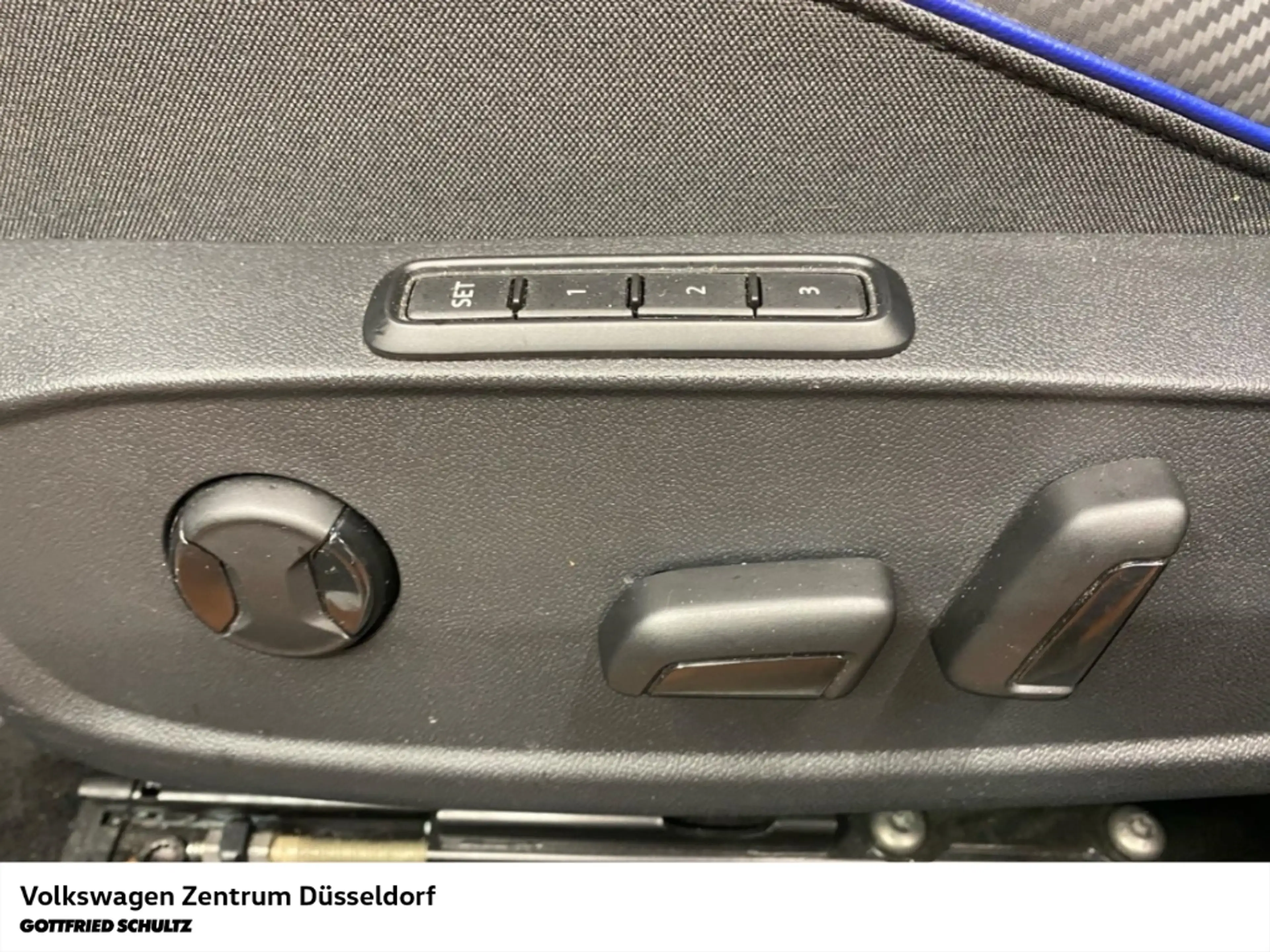 Volkswagen Golf R 2.0 TSI DSG Rückfahrkamera Navigation — photo 12