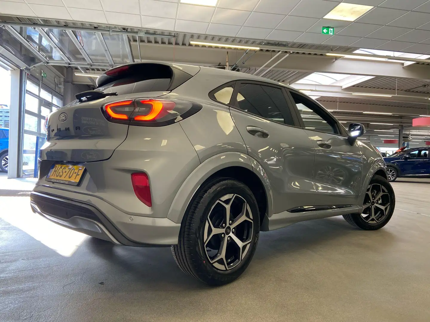 Ford Puma 1.0 EcoBoost Hybrid ST-Line Grijs - 2