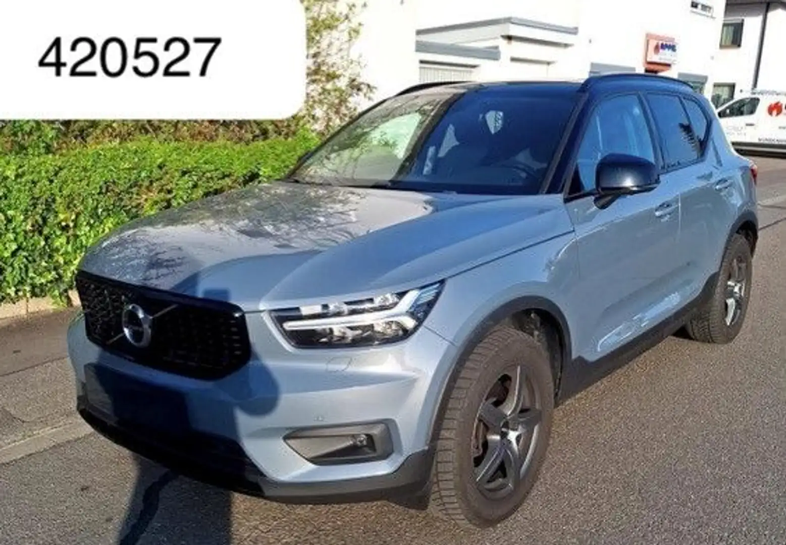 Volvo XC40 R Design AWD LED 19" 360K. Pano Navi Xenium Grijs - 1
