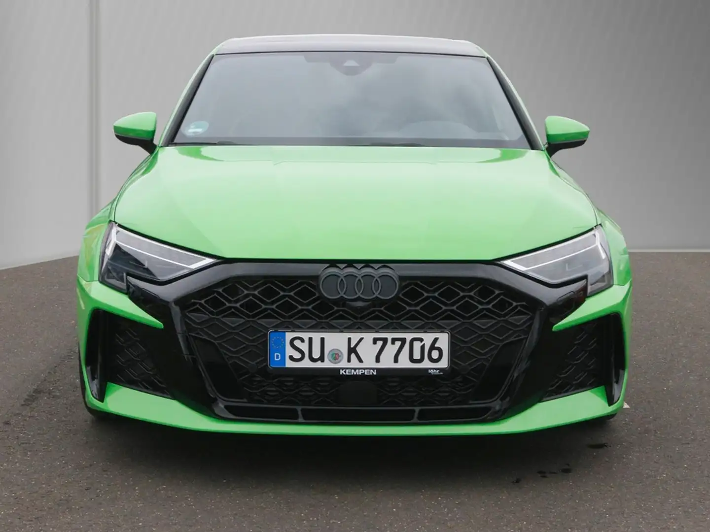 Audi RS3 RS 3 Sportback UPE 84.990 Matrix LED Navi Paket Grün - 2