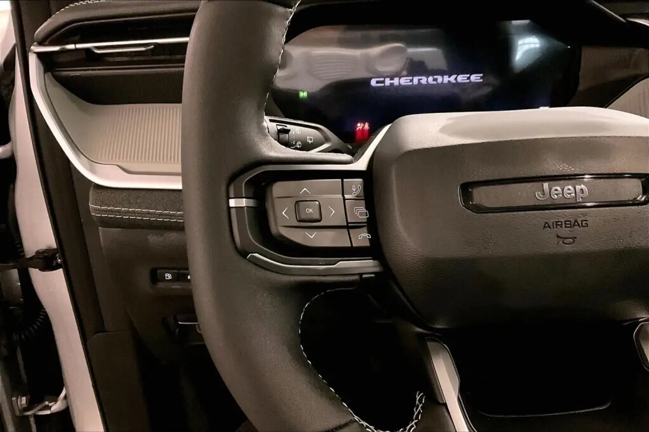 Jeep Cherokee снимка Jeep Cherokee