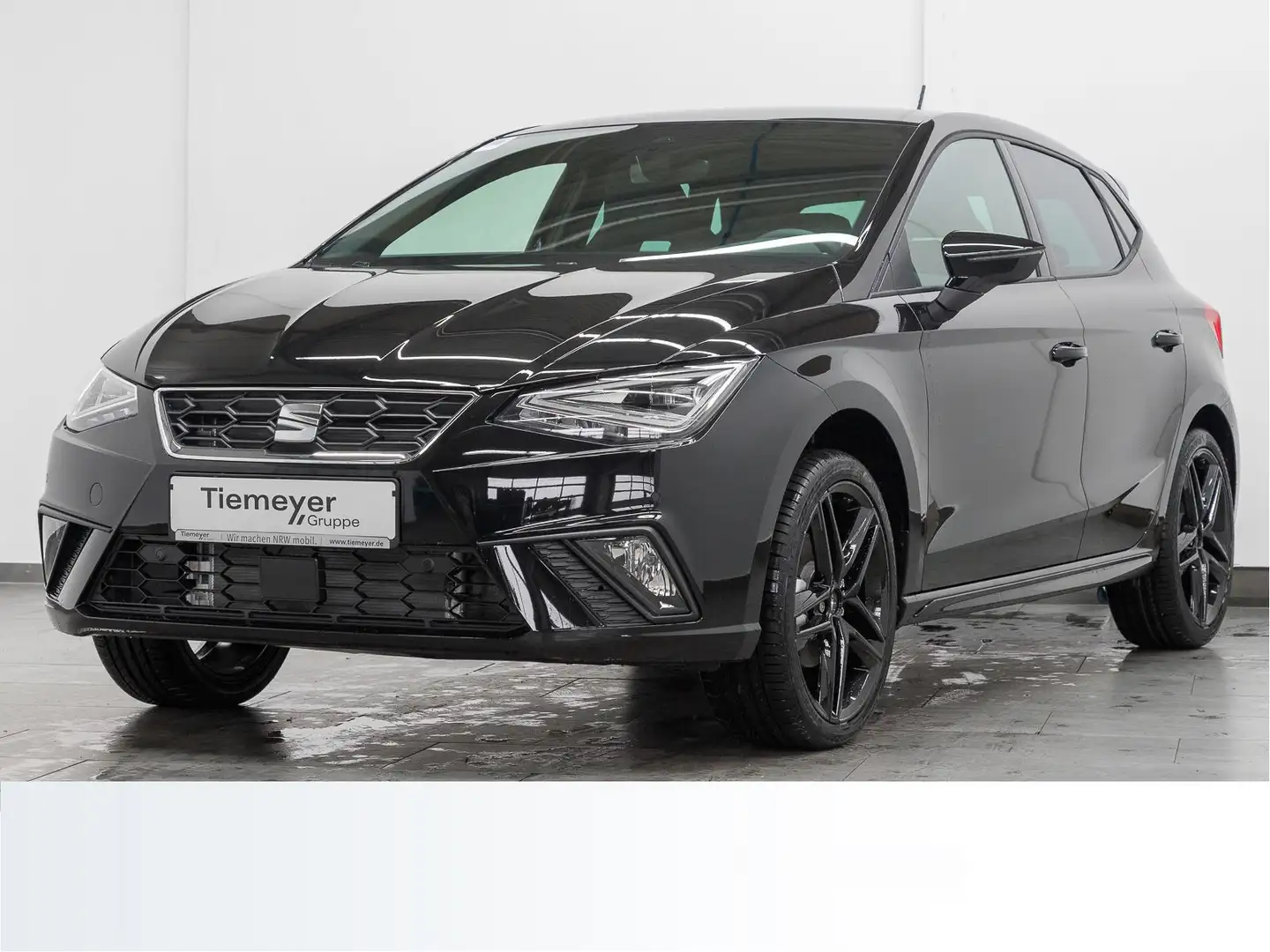 SEAT Ibiza 1.0 TSI DSG FR BLACK EDITION REAR VIEW NAV Schwarz - 2