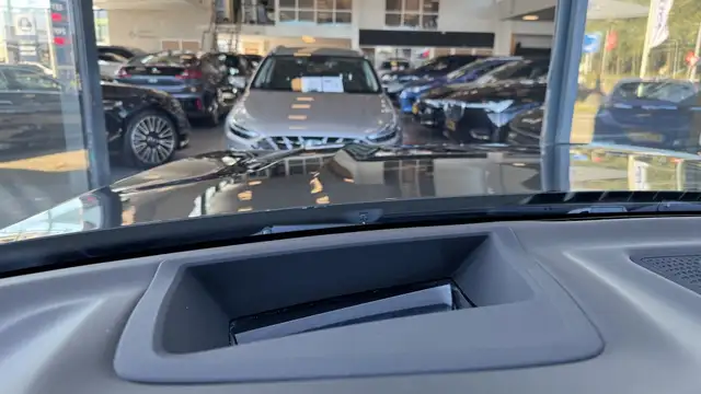 BMW X7 view 29