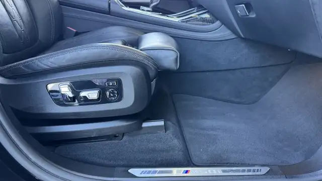 BMW X7 view 19