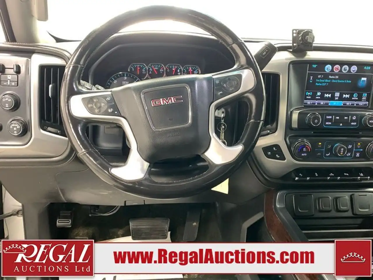 GMC Sierra 2500HD снимка GMC Sierra 2500HD