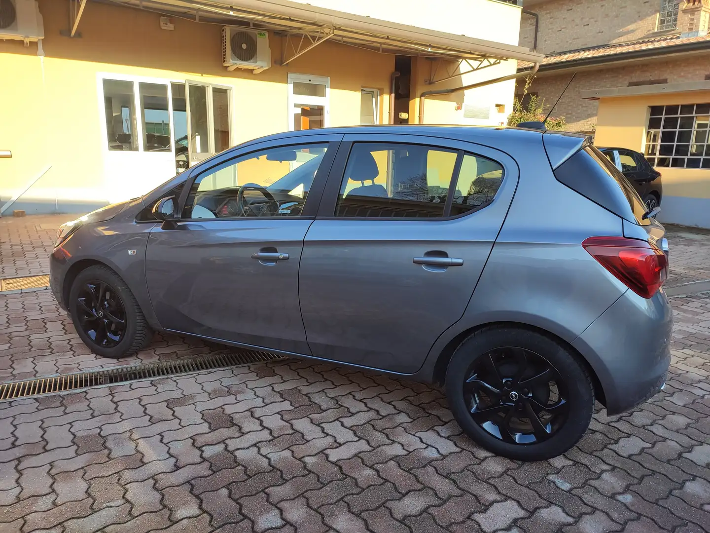 Opel Corsa Corsa 5p 1.2 b-Color 70 cv Vendita Senza Promo !!! Grau - 2