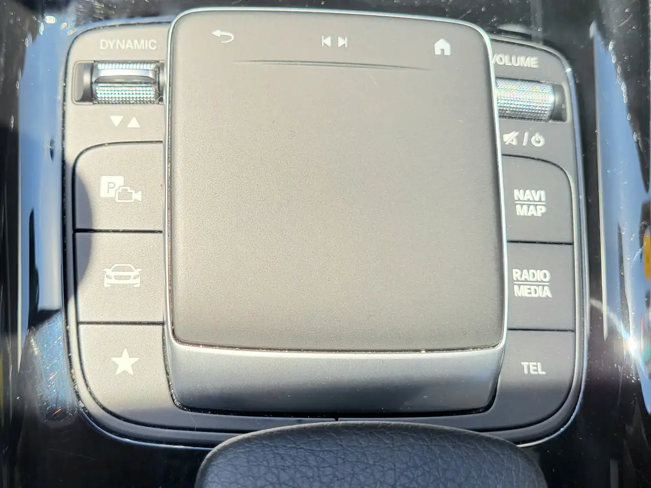Mercedes-Benz GLB снимка Mercedes-Benz GLB