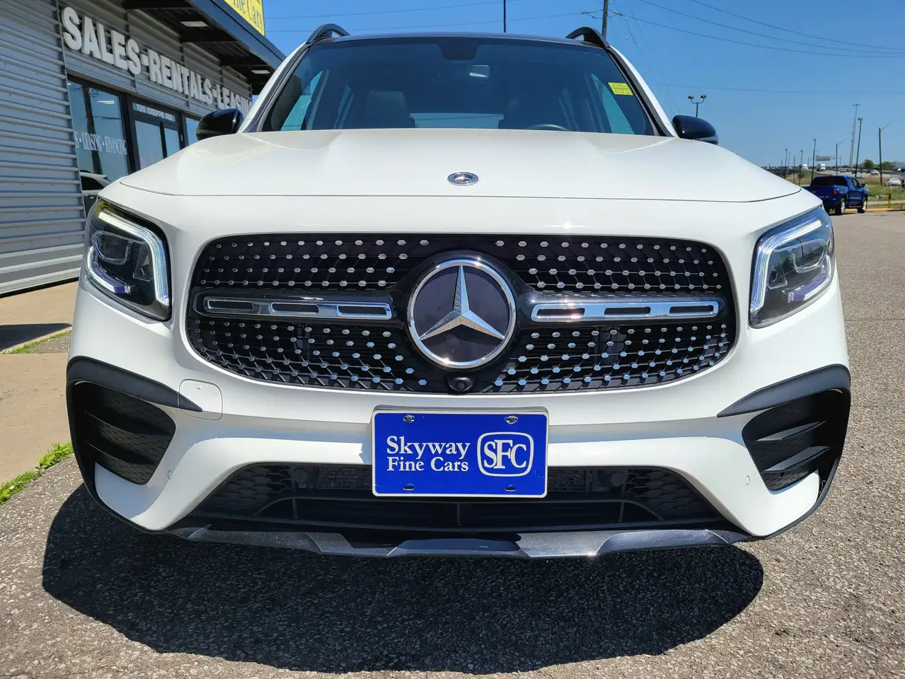Mercedes-Benz GLB снимка Mercedes-Benz GLB