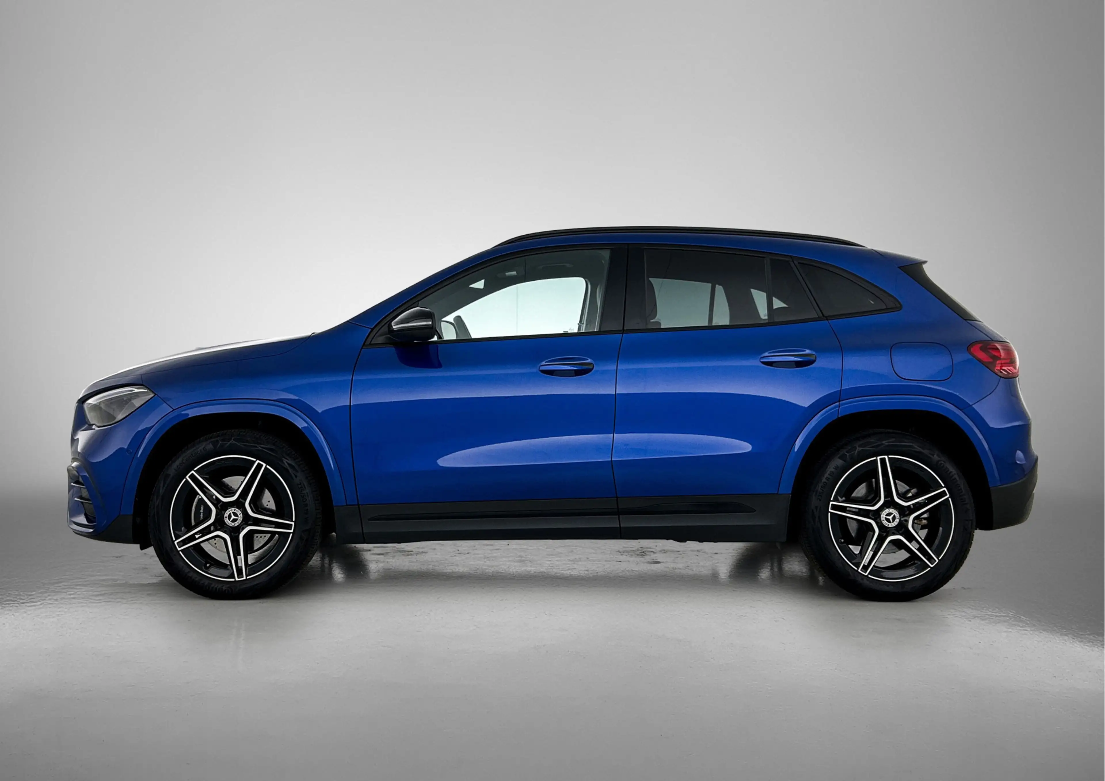 Mercedes-Benz GLA 250 e Star Edition AMG Line | Stoelverwarming, Achteru — photo 3