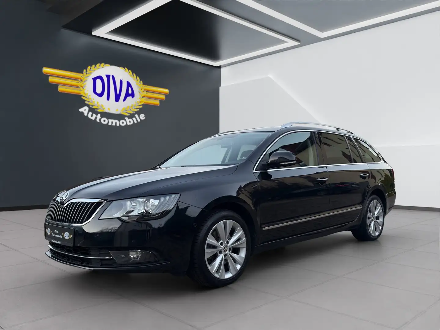 Skoda Superb 2.0 TDI Elegance Schwarz - 1