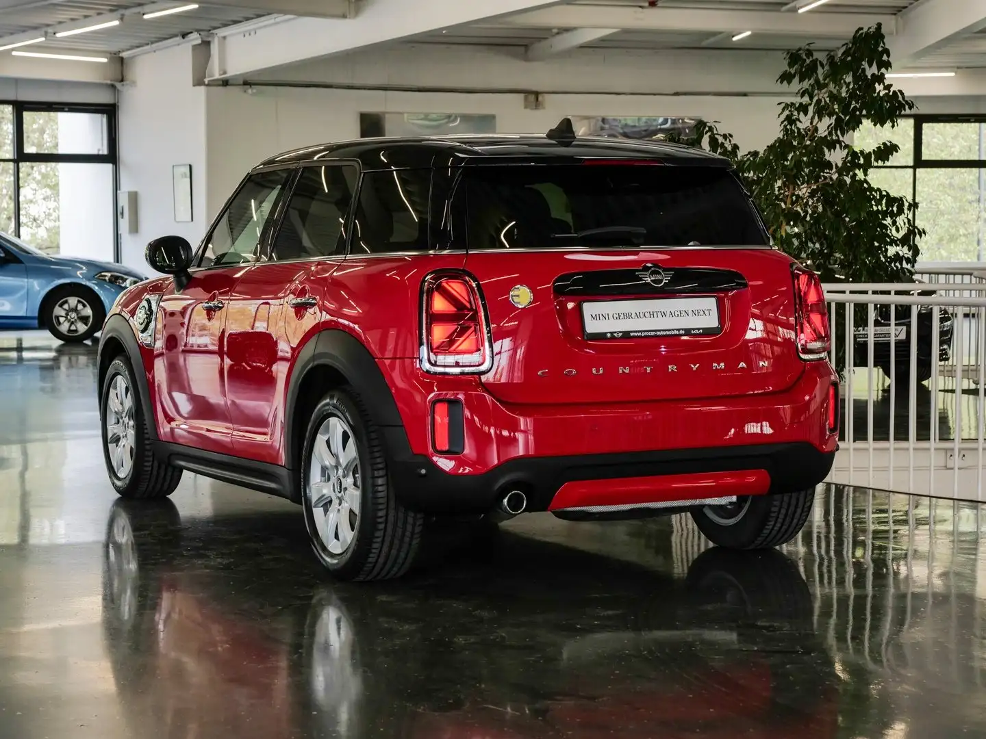MINI Cooper SE Countryman Cooper SE ALL4 Classic Trim Aut Nav LED Drive+Park Rot - 2