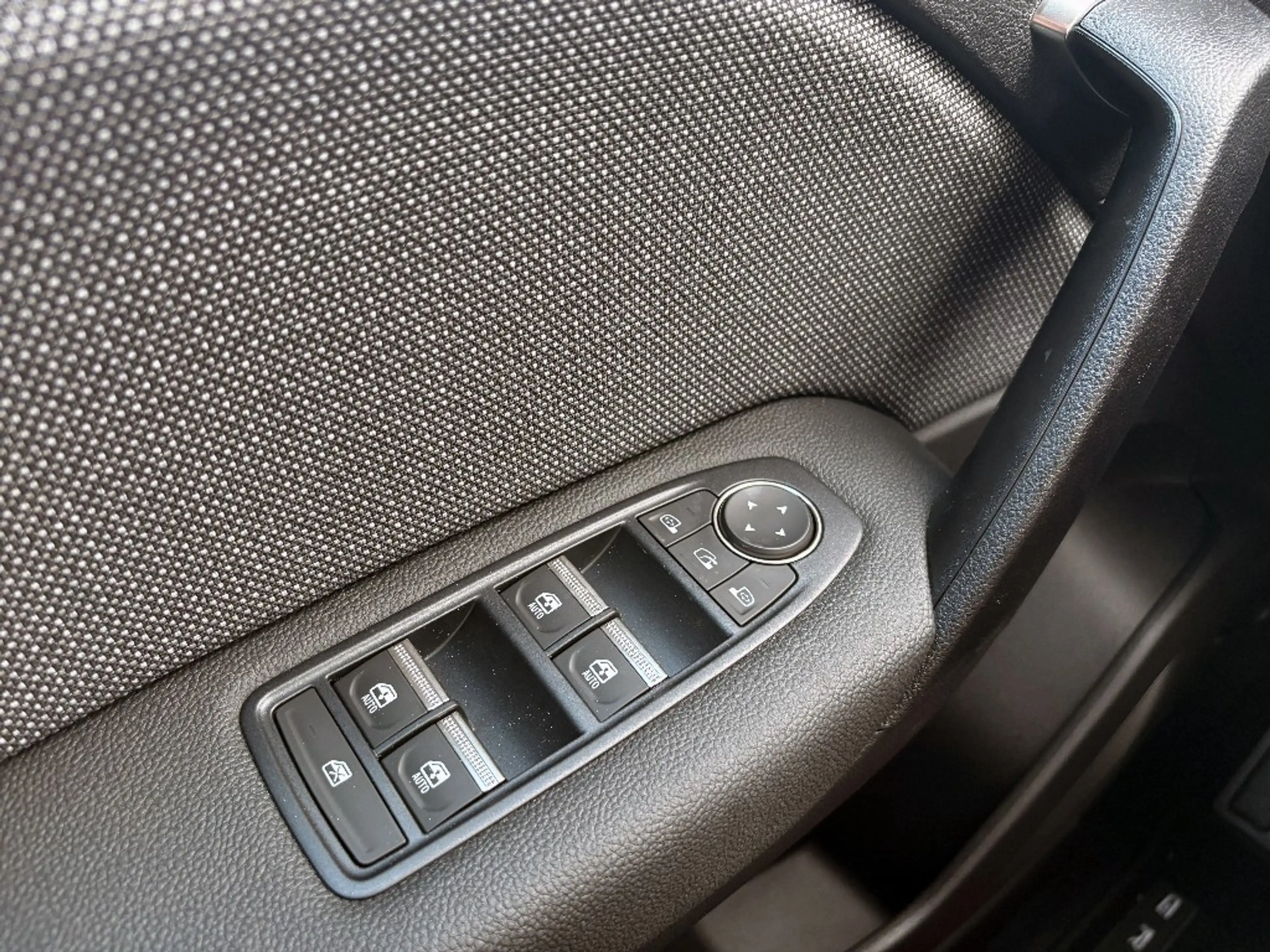 Mitsubishi Grandis Intro Edition 1.3 *AUTOMATIK*LED* — photo 7