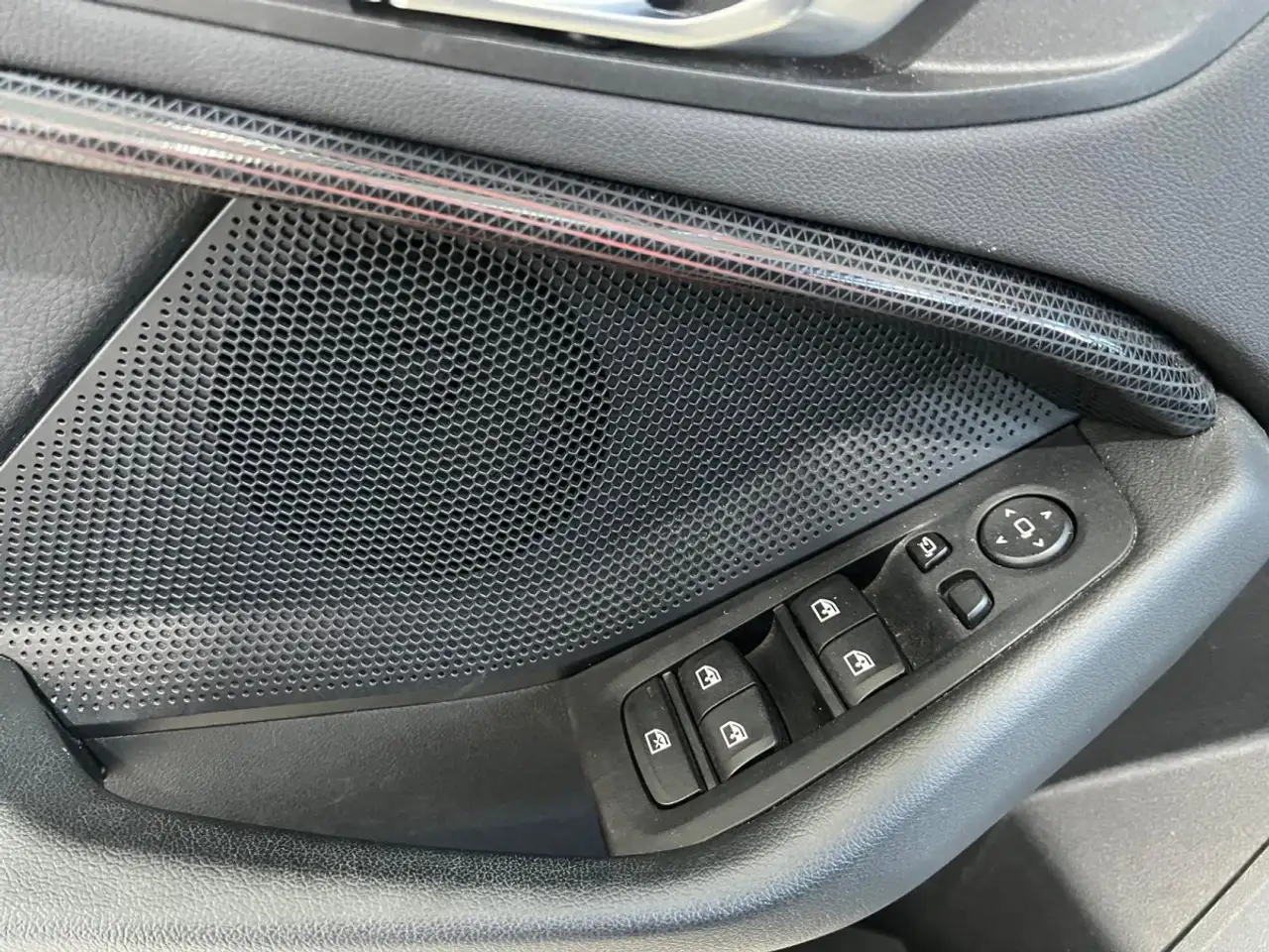 BMW 118 DA 150 SPORT LINE, CUIR, PANORAMIQUE, LED, ALU17'', миниатюра 16