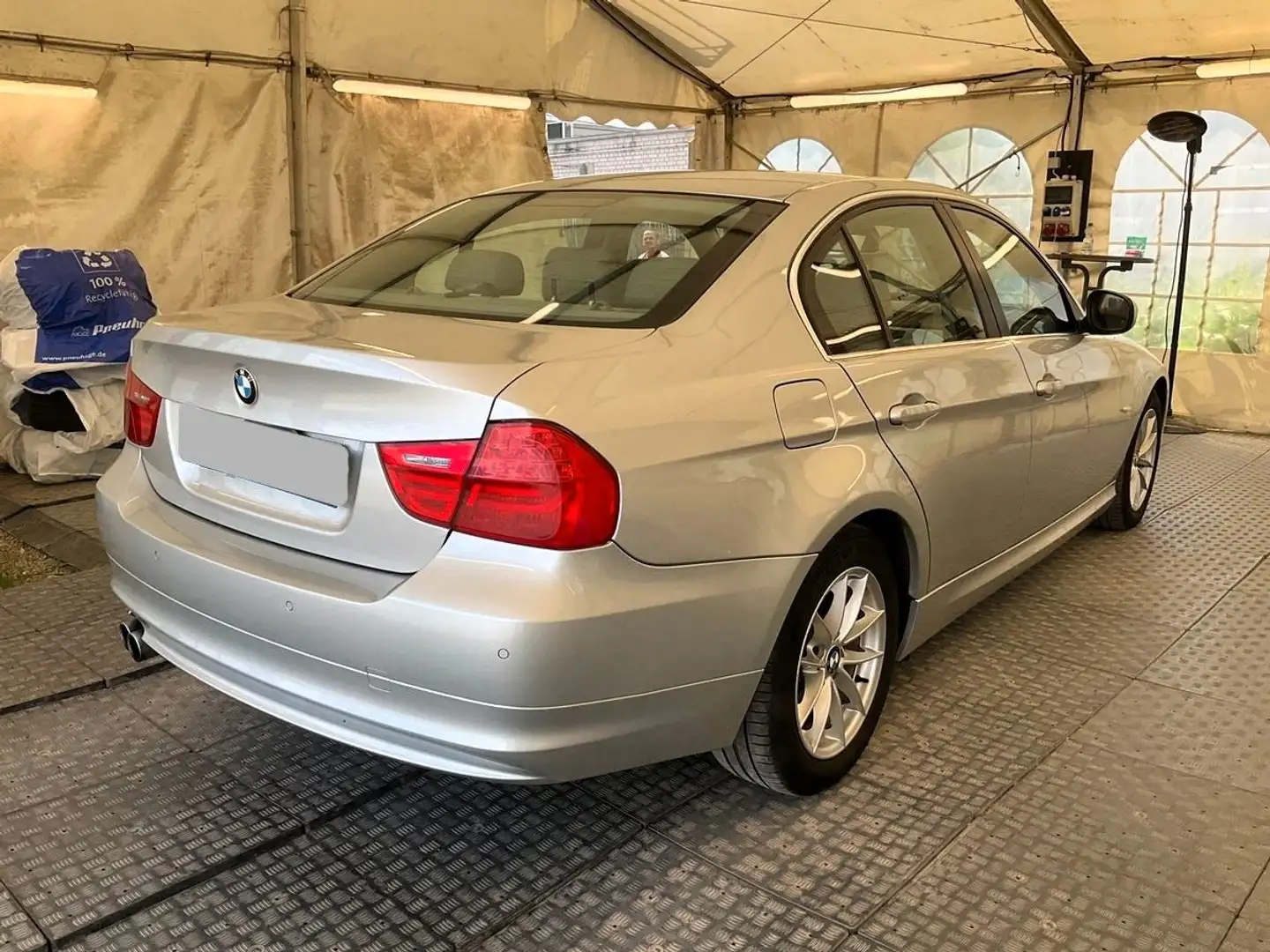 BMW 325 3 Lim. 325i / Comfort-Paket / Klimaanlage Silber - 2