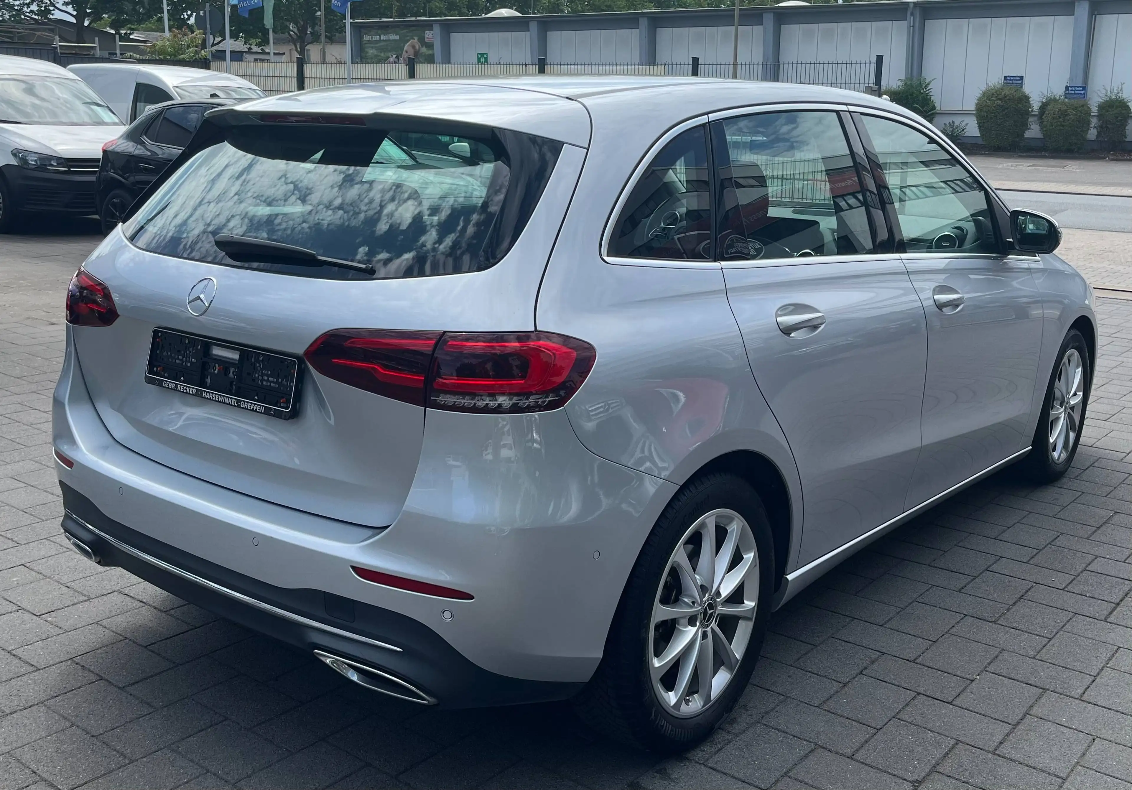 Mercedes-Benz B 180 Automatik / TÜV AU NEU*PDC*CARPLAY*NAVI*KAMERA* — photo 8