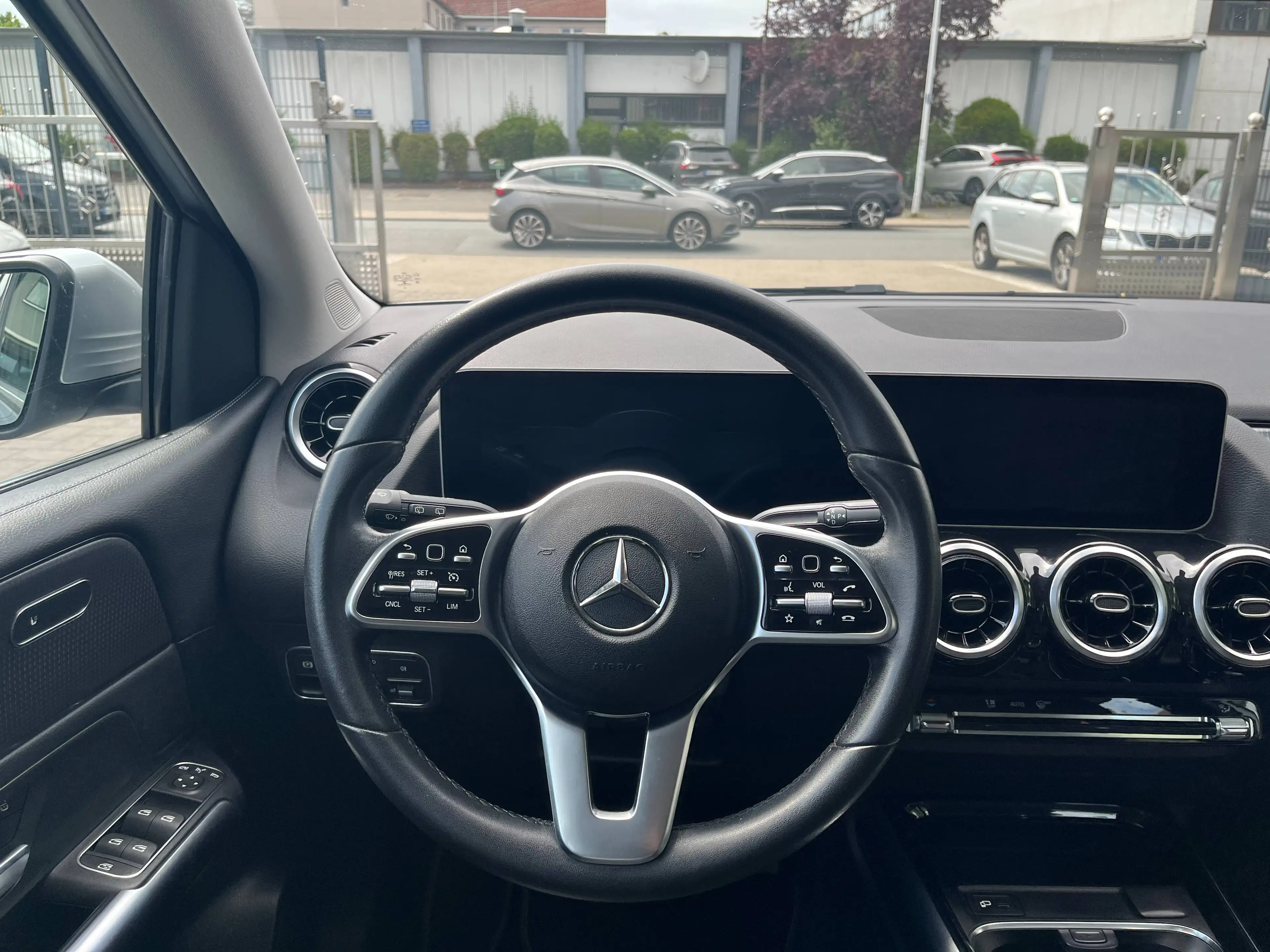 Mercedes-Benz B 180 Automatik / TÜV AU NEU*PDC*CARPLAY*NAVI*KAMERA* — photo 14