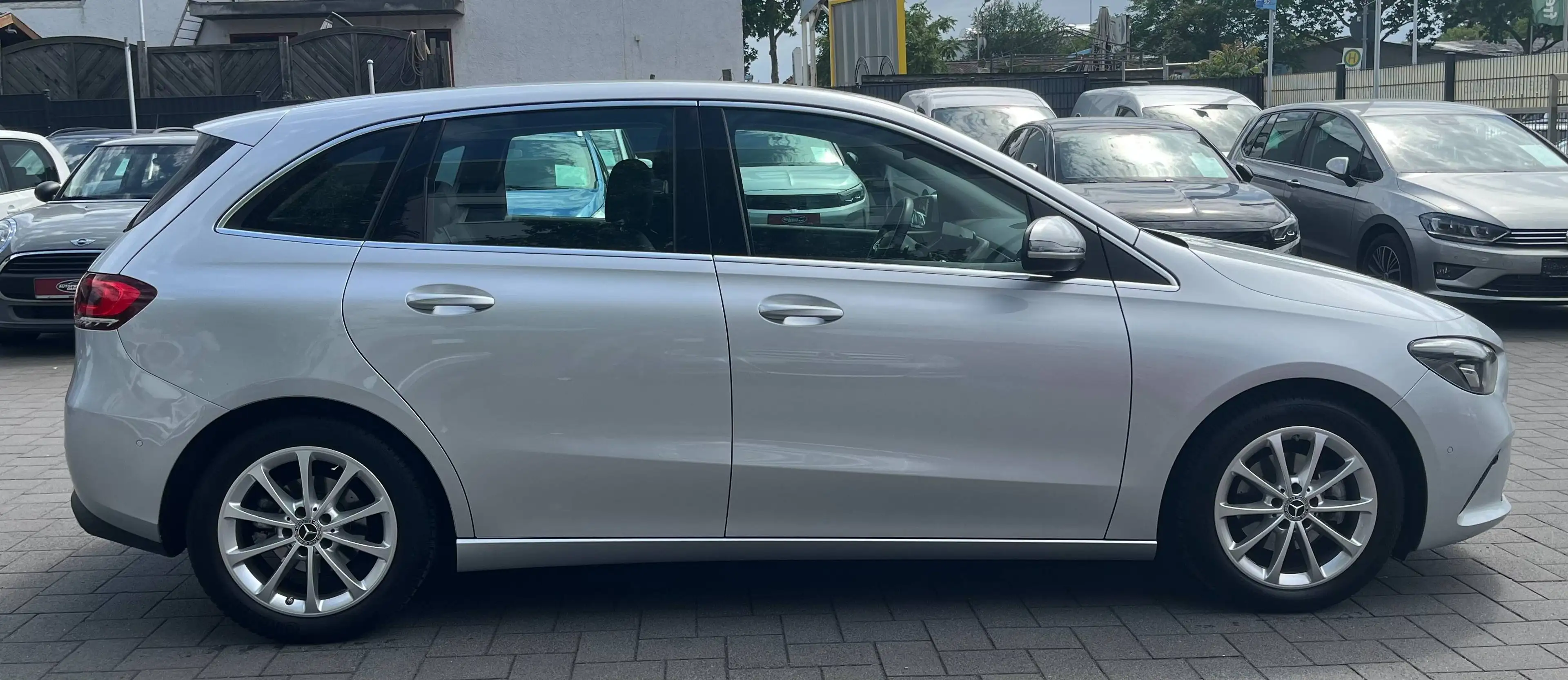 Mercedes-Benz B 180 Automatik / TÜV AU NEU*PDC*CARPLAY*NAVI*KAMERA* — photo 9