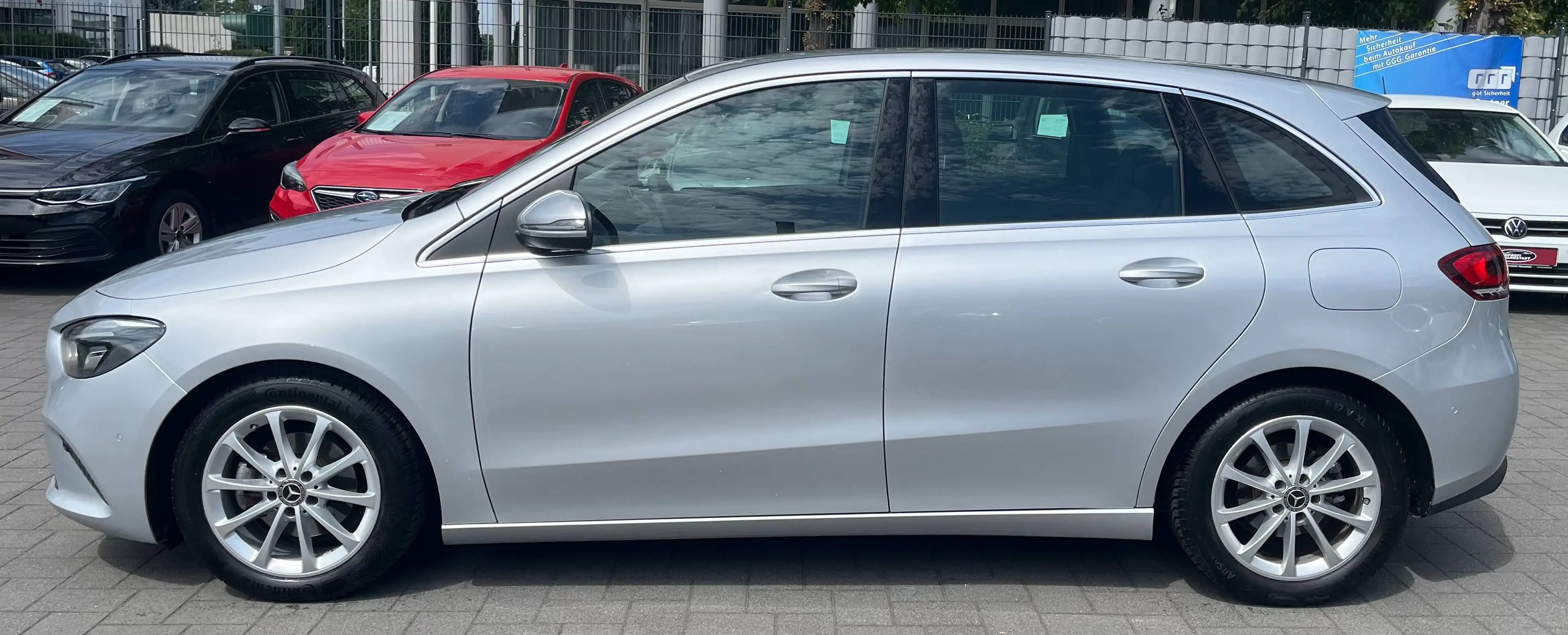 Mercedes-Benz B 180 Automatik / TÜV AU NEU*PDC*CARPLAY*NAVI*KAMERA* — photo 4