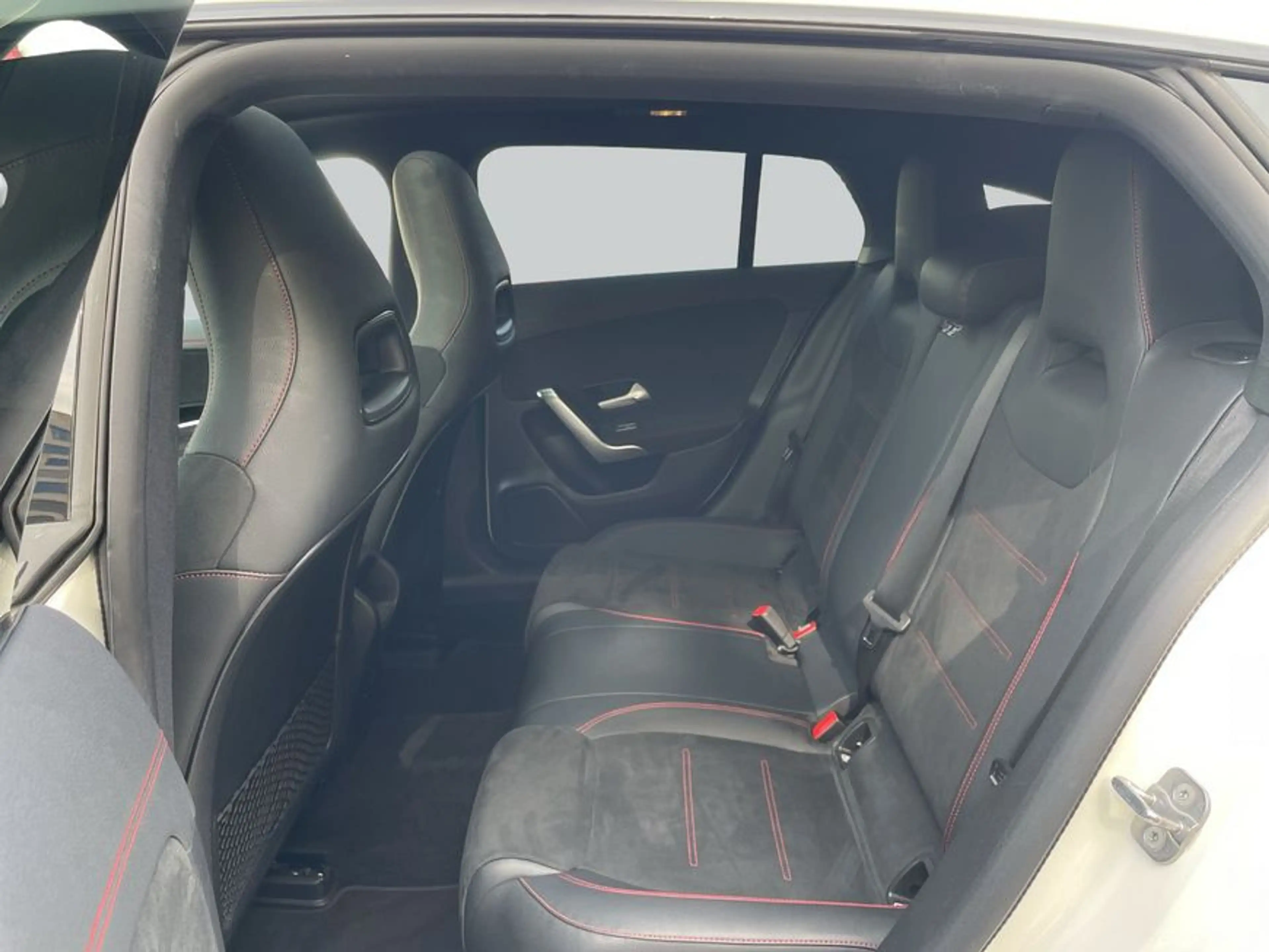 Mercedes-Benz CLA 250 CLA — photo 11