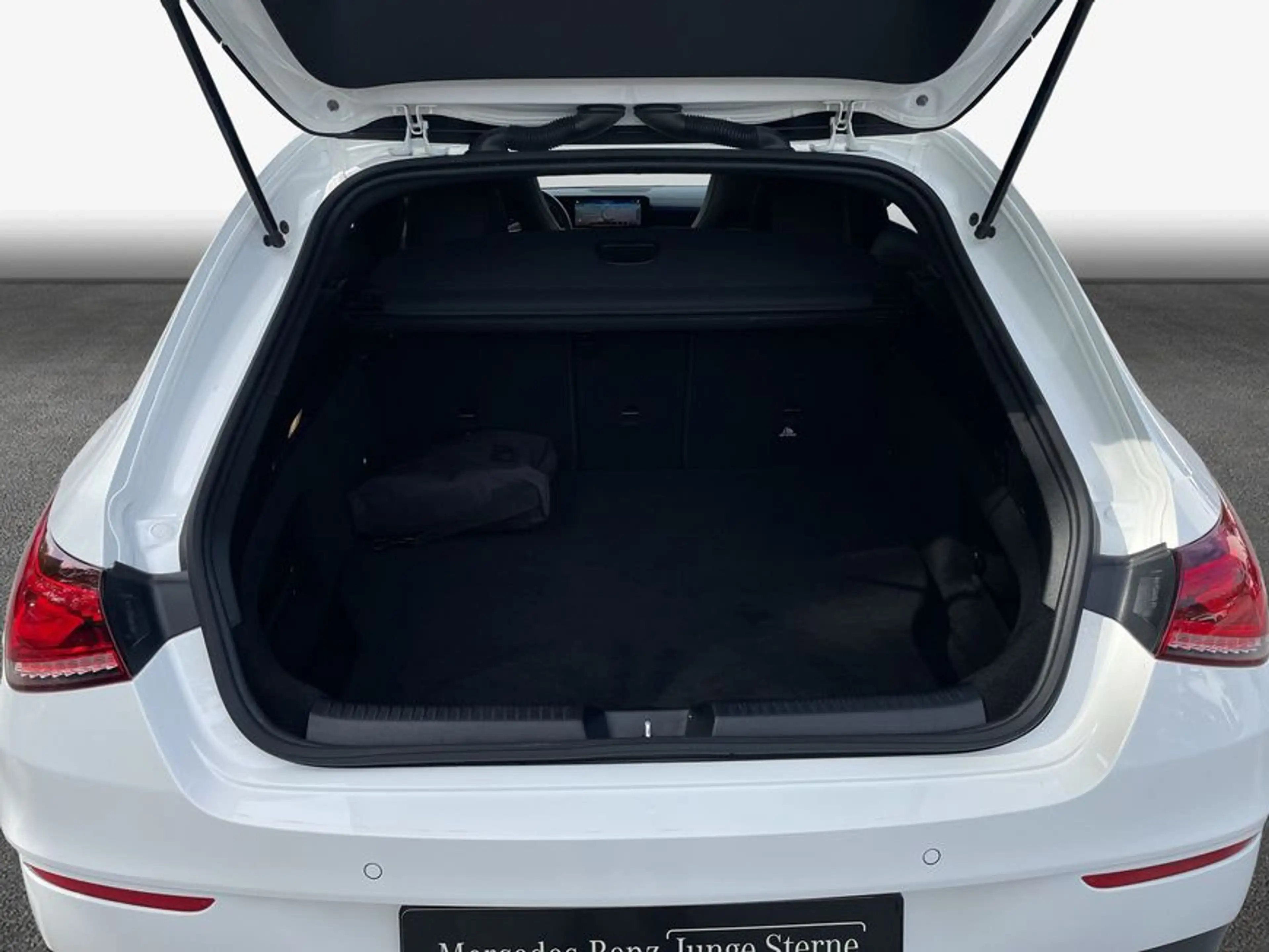 Mercedes-Benz CLA 250 CLA — photo 8