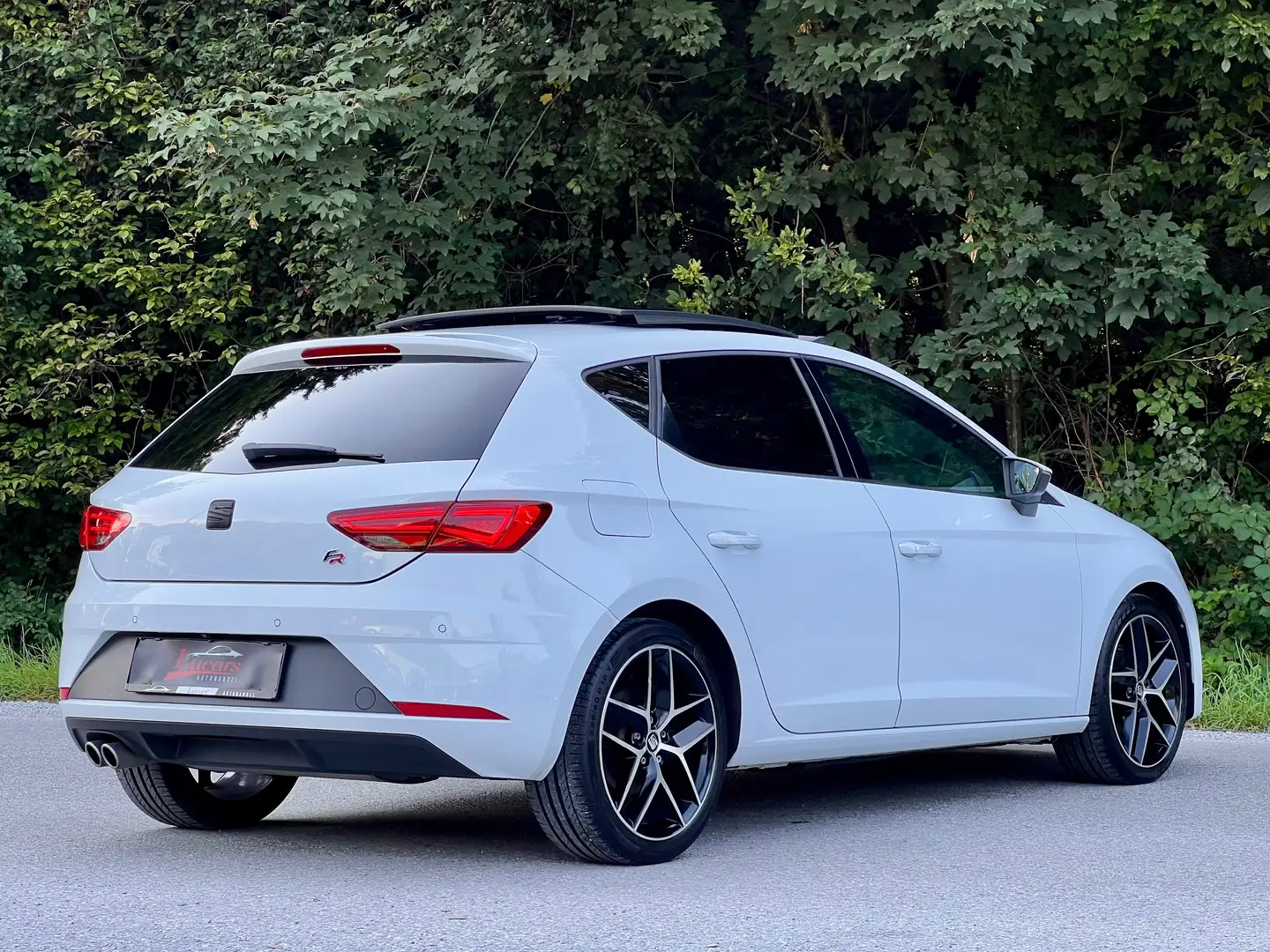 SEAT Leon FR Sport Aut. ACC*SPUR*PANO*BEATS*LED*LEDER*NAVI* Weiß - 2