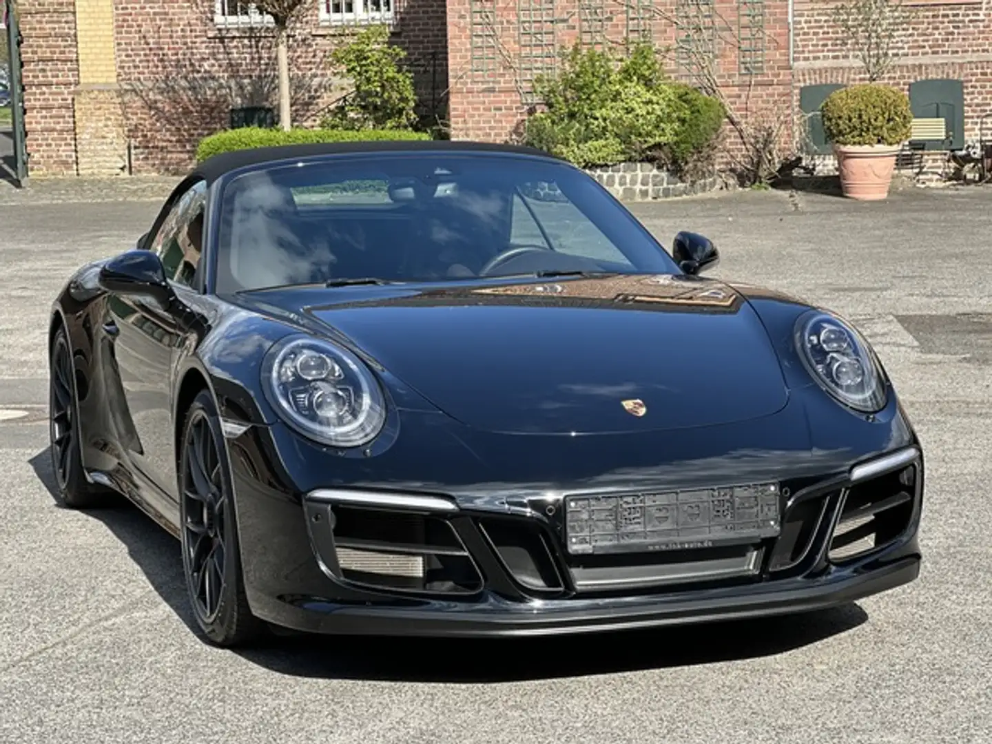 Porsche 991 911 Carrera 4 GTS Cabriolet 1.HAND*HA-LENKUNG*BOS Schwarz - 2